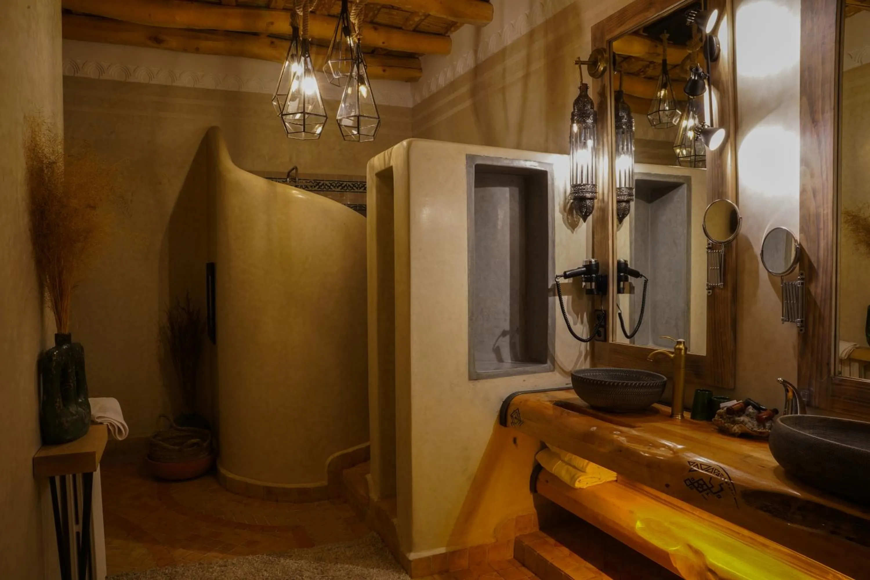 Shower in Eden Boutique Hotel