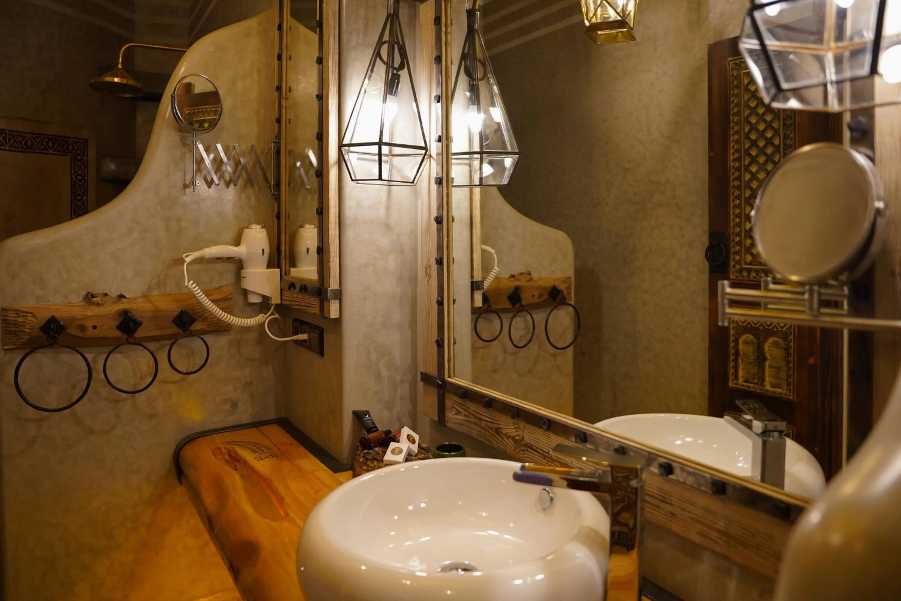 Shower in Eden Boutique Hotel