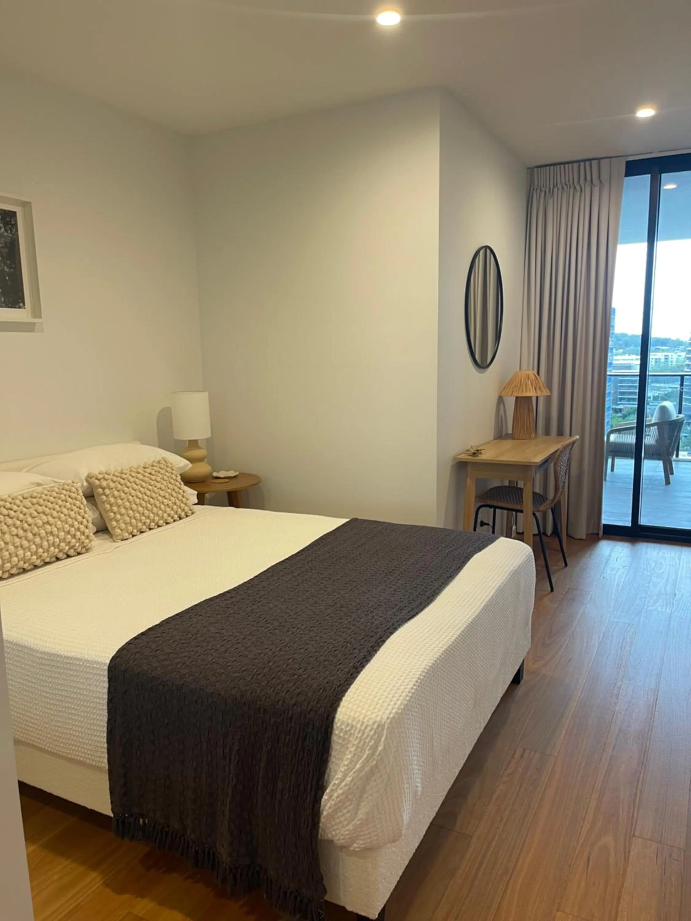 Bed in Boardwalk Burleigh Beach Best Location