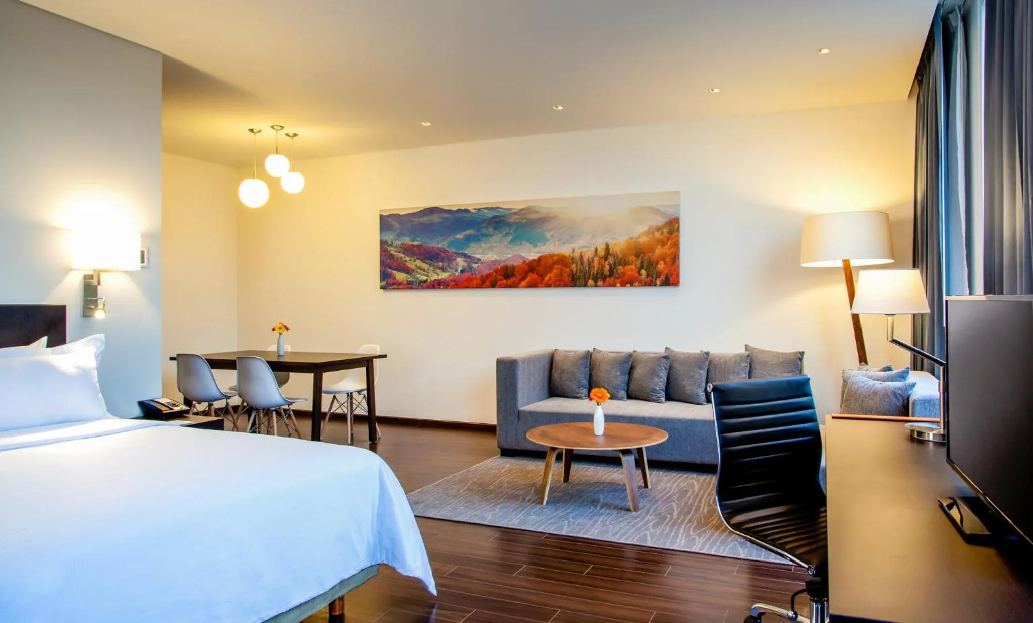 Photo of the whole room, Bed in Fiesta Inn Plaza Central Aeropuerto