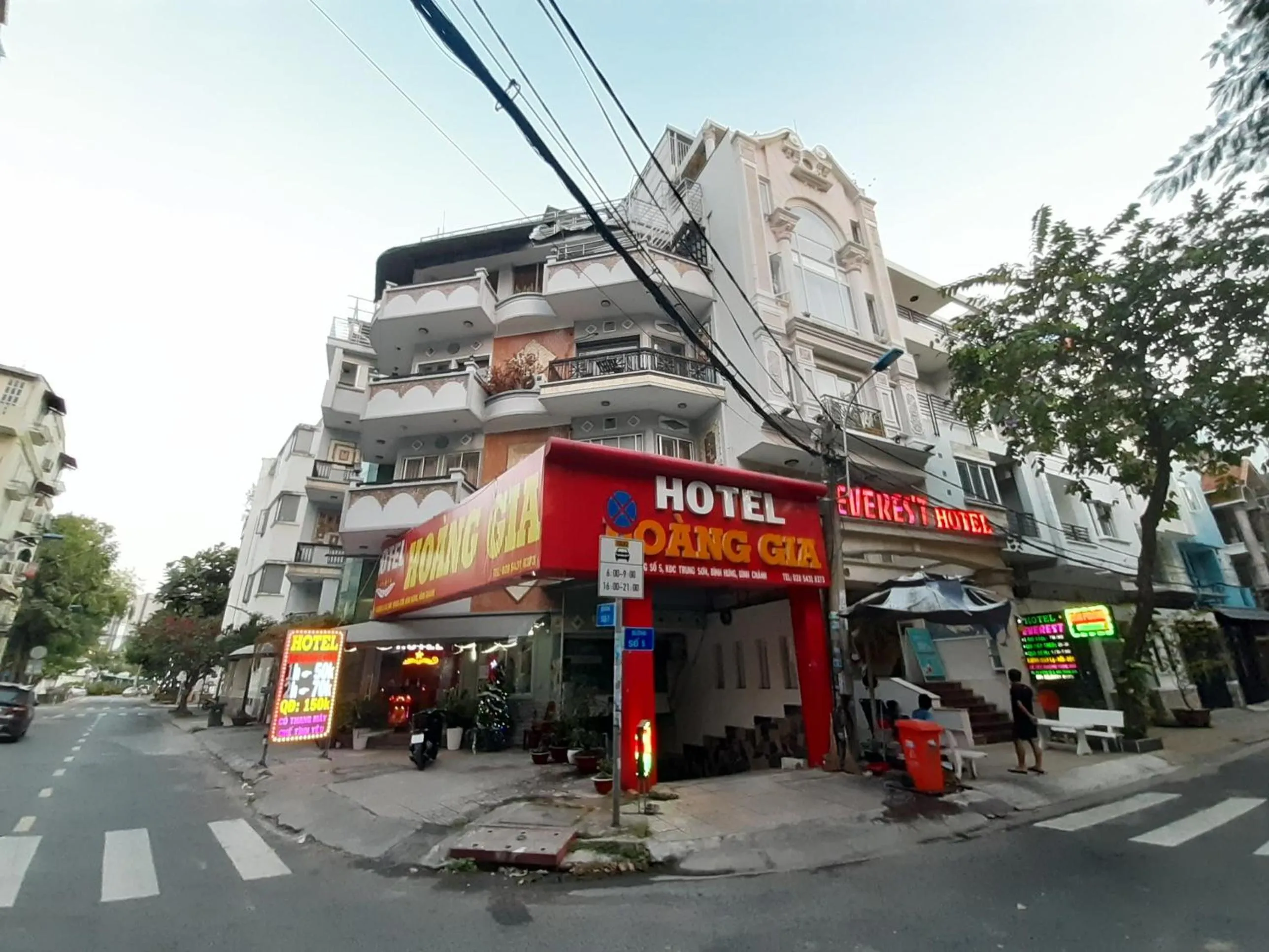 Facade/entrance in OYO 1226 Hoang Gia Hotel