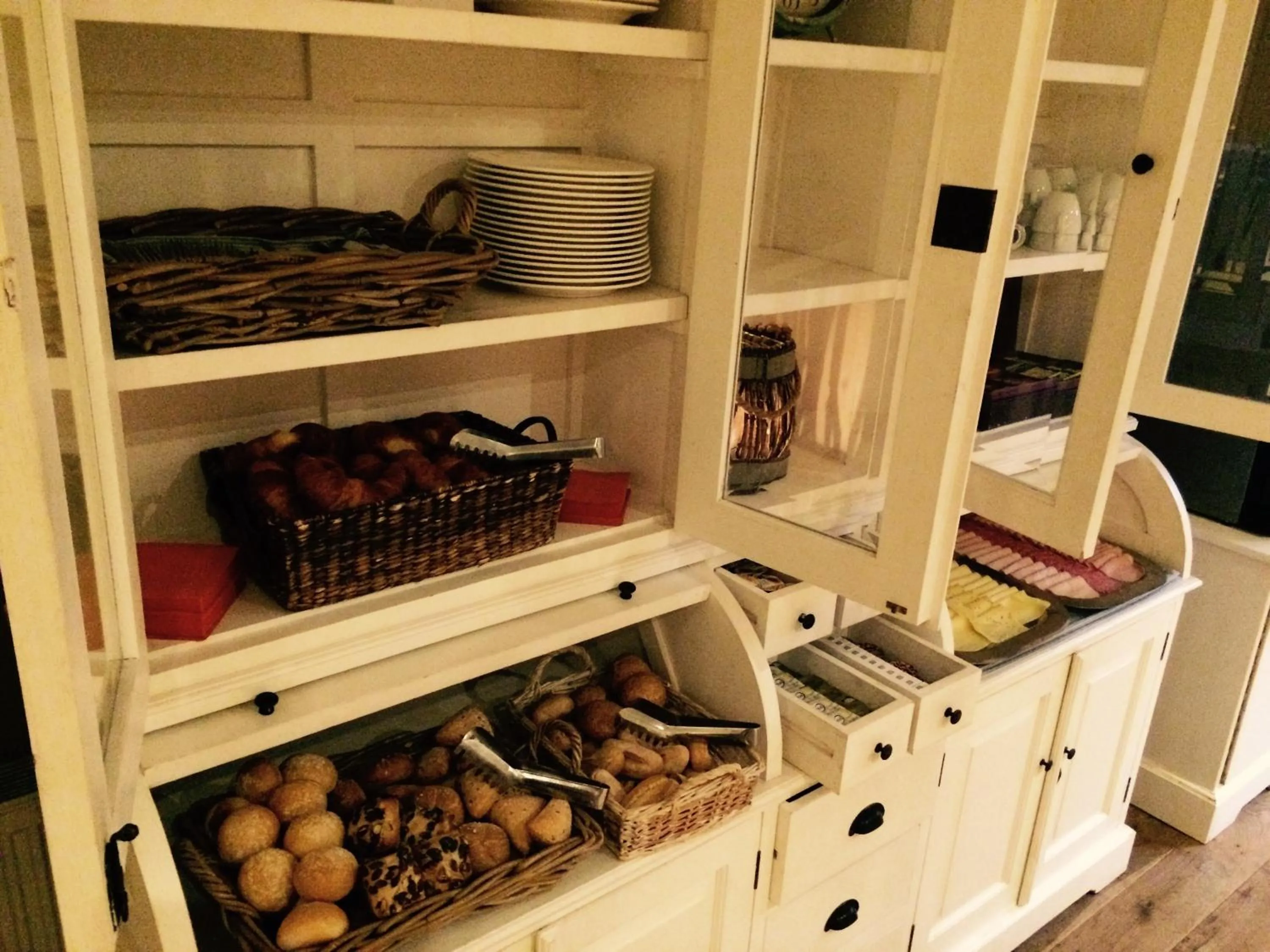 Continental breakfast in Lodges Veluwse Poort