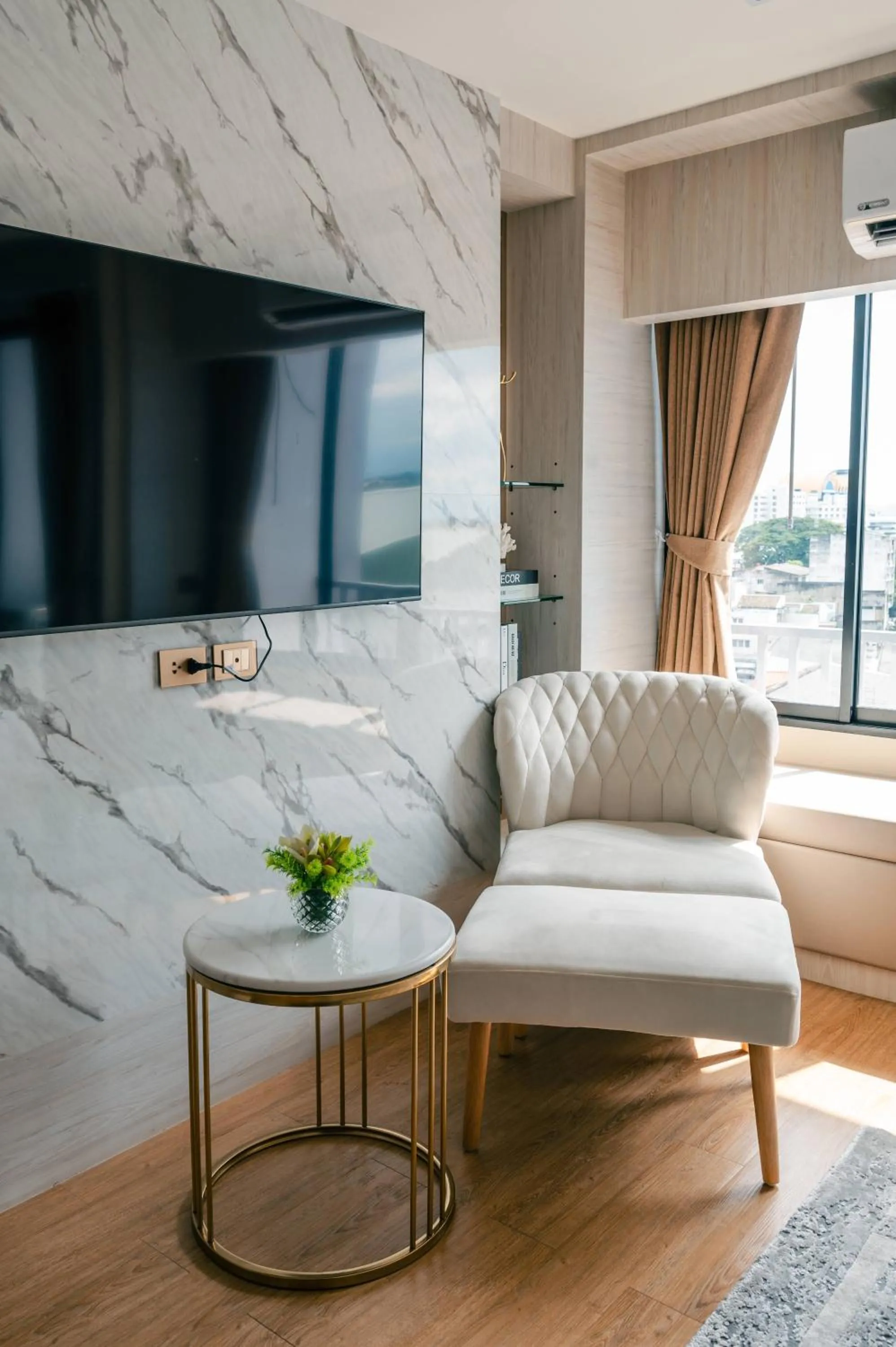 Seating area, Bed in Bestier Hotel Hatyai