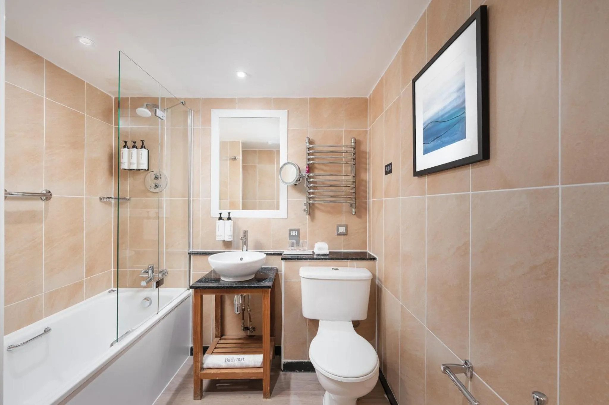 Photo of the whole room in voco Edinburgh - Royal Terrace, an IHG Hotel