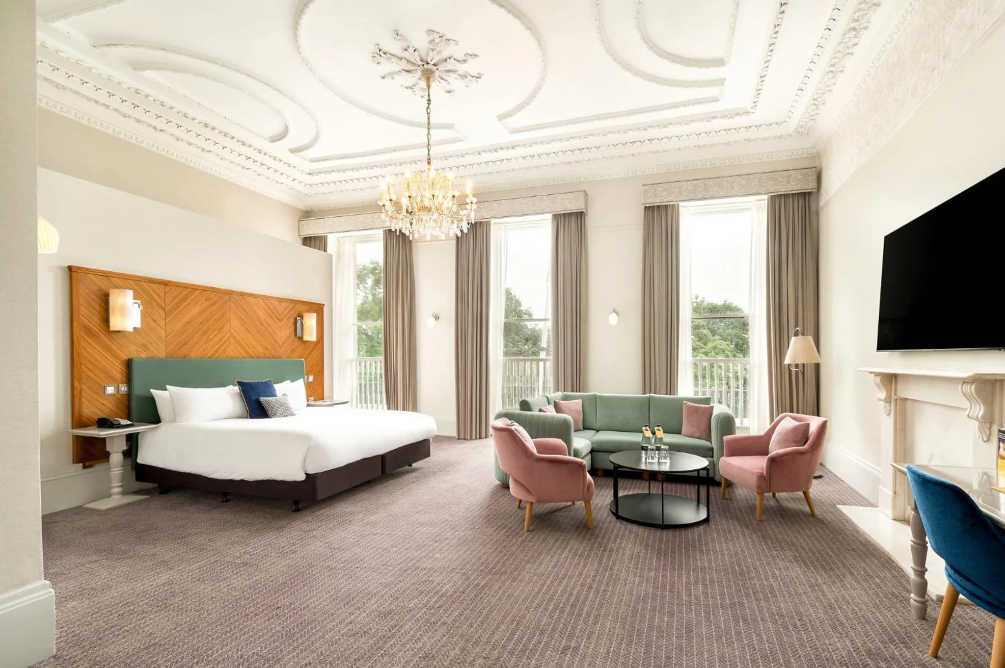 Photo of the whole room, Bed in voco Edinburgh - Royal Terrace, an IHG Hotel