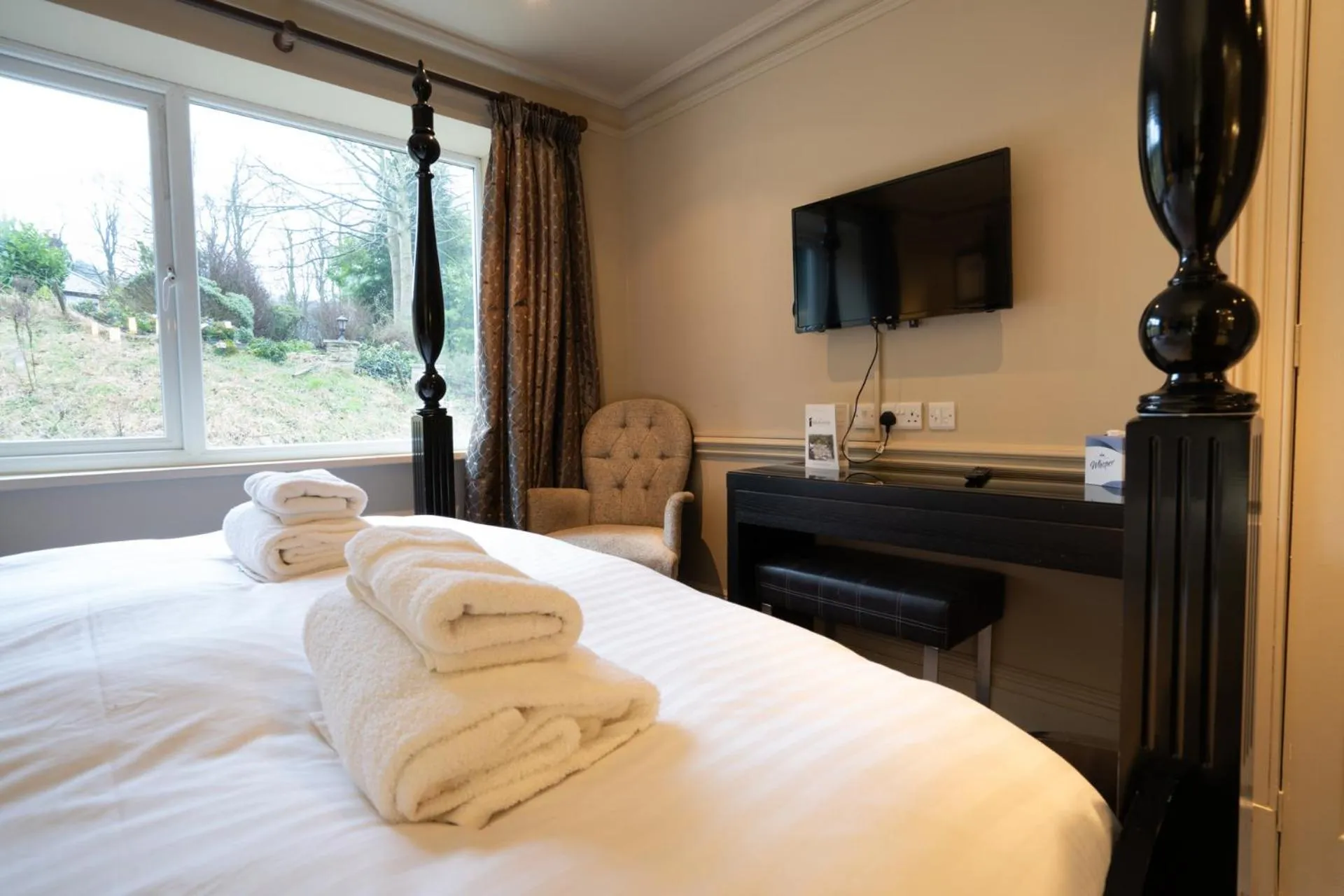 Bed in Hollin House Hotel