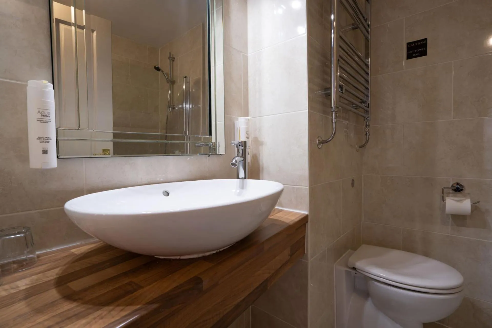 Bathroom in Hollin House Hotel