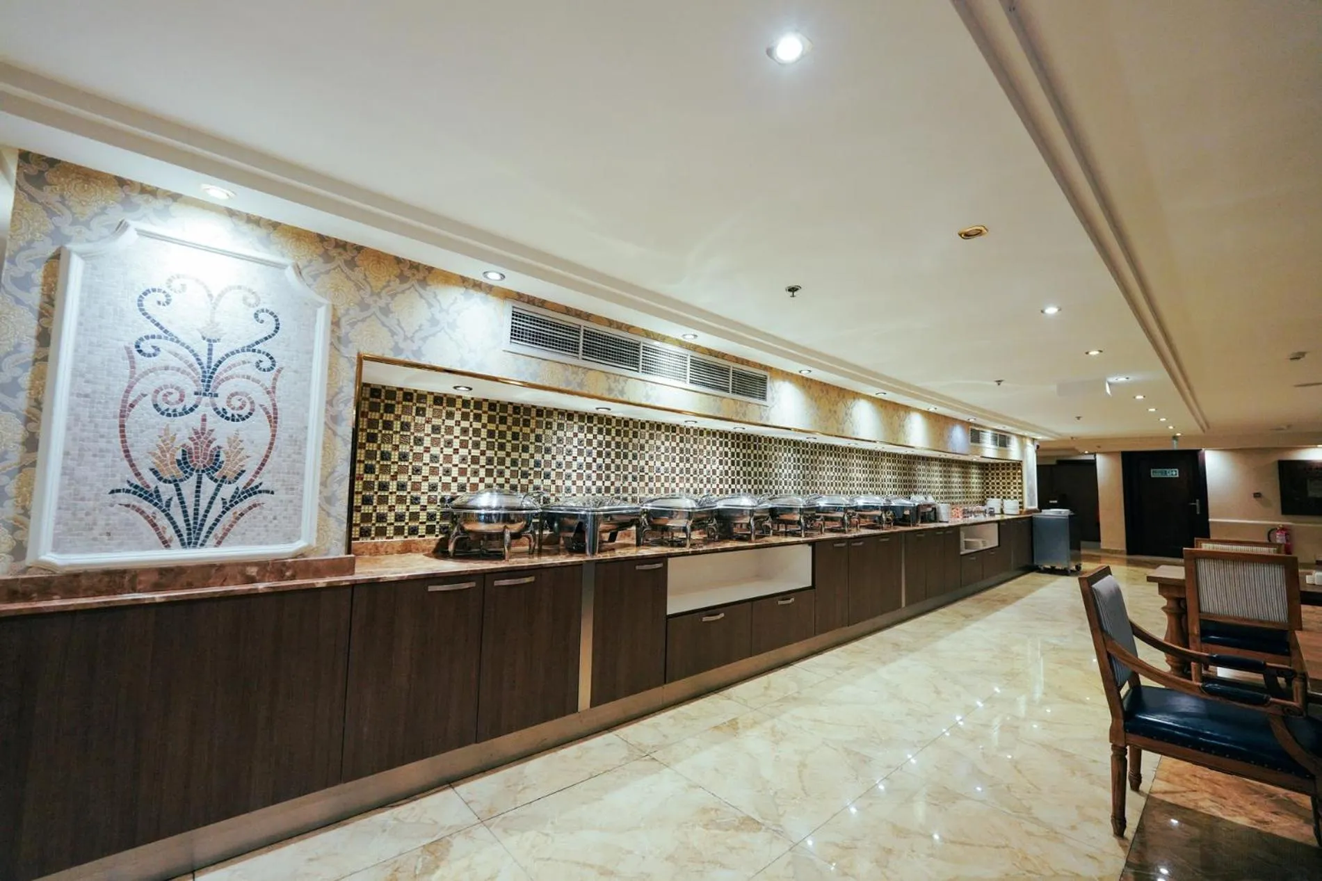 Kitchen or kitchenette in Verta Quraish Hotel Jeddah