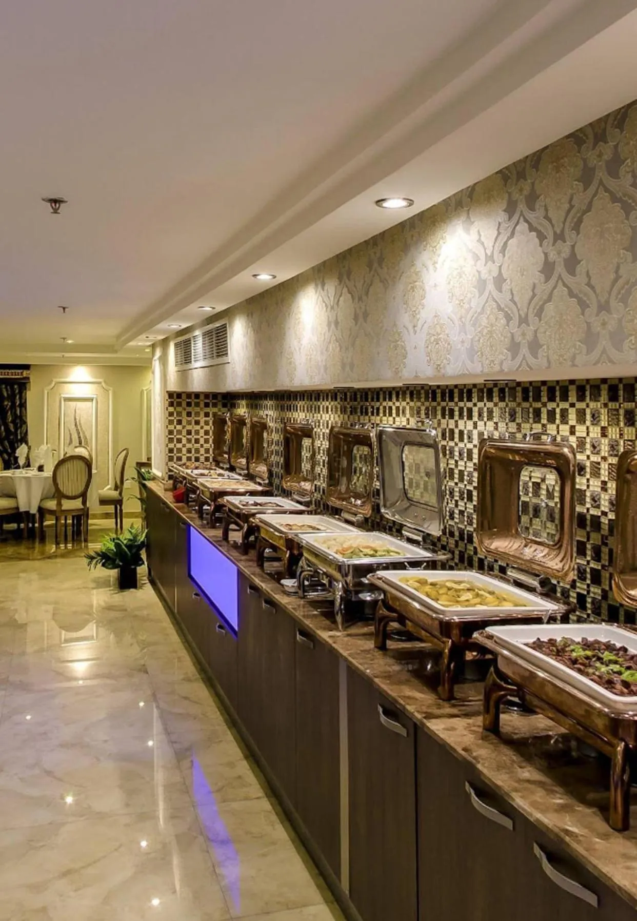 Restaurant/places to eat in Verta Quraish Hotel Jeddah