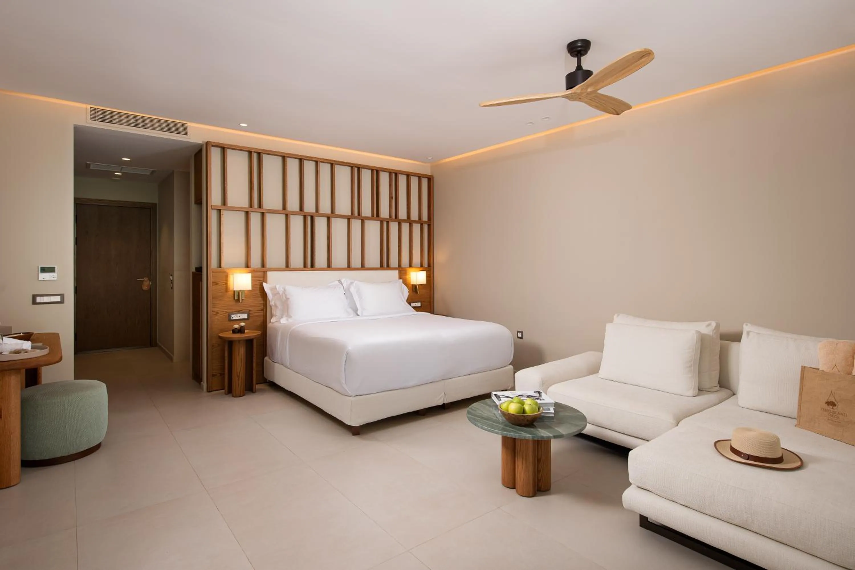 Photo of the whole room, Bed in Royal Pearl Island Chios Hotel and Spa