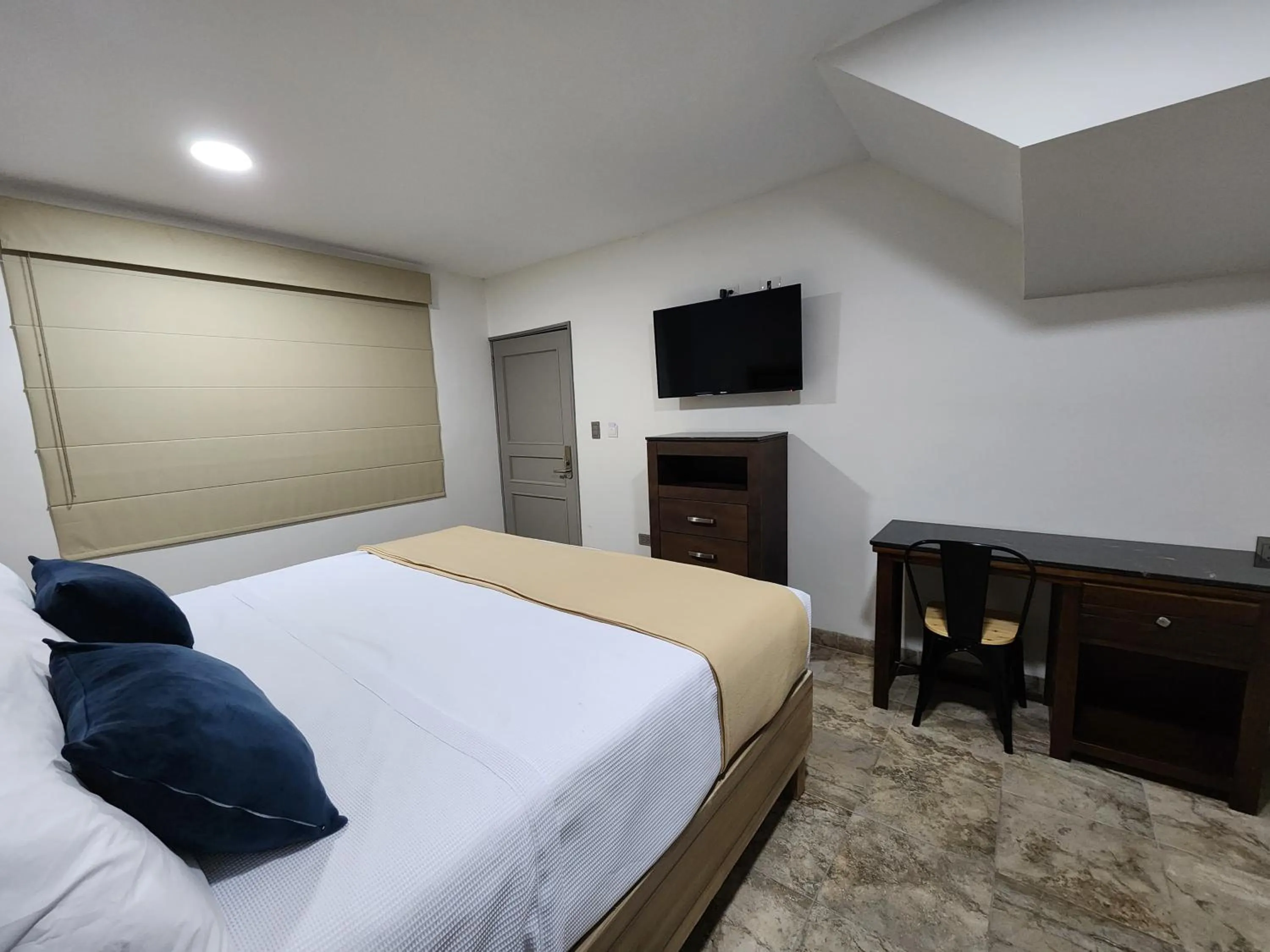 TV and multimedia, Bed in Hotel Roque