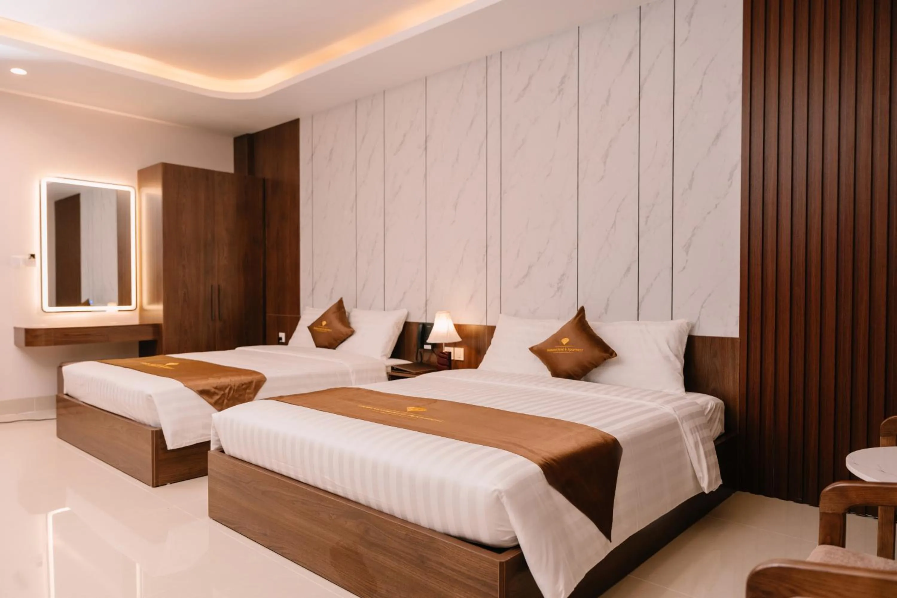 Bedroom, Bed in Diamond Hotel