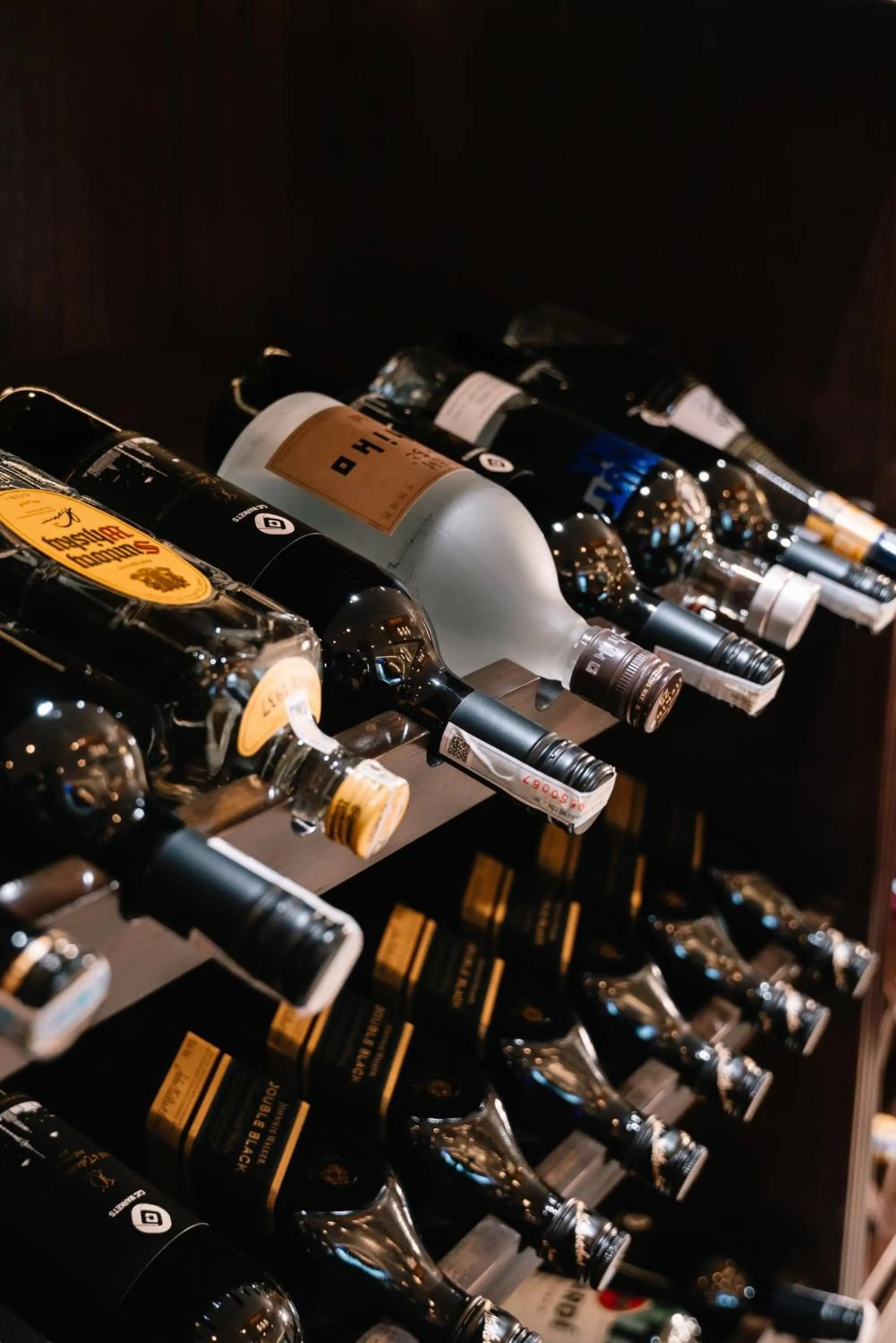 Food and drinks in Diamond Hotel