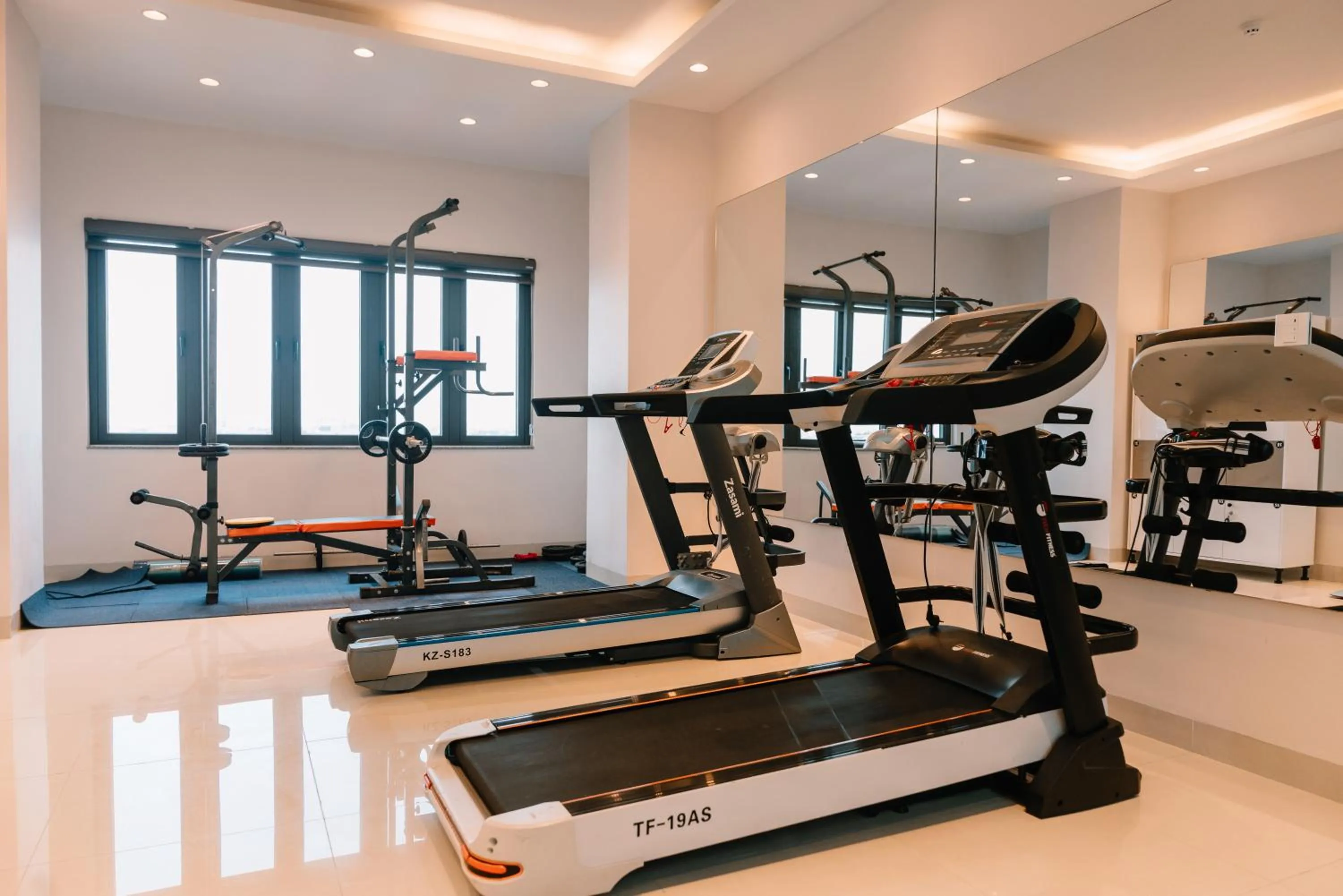 Fitness centre/facilities in Diamond Hotel