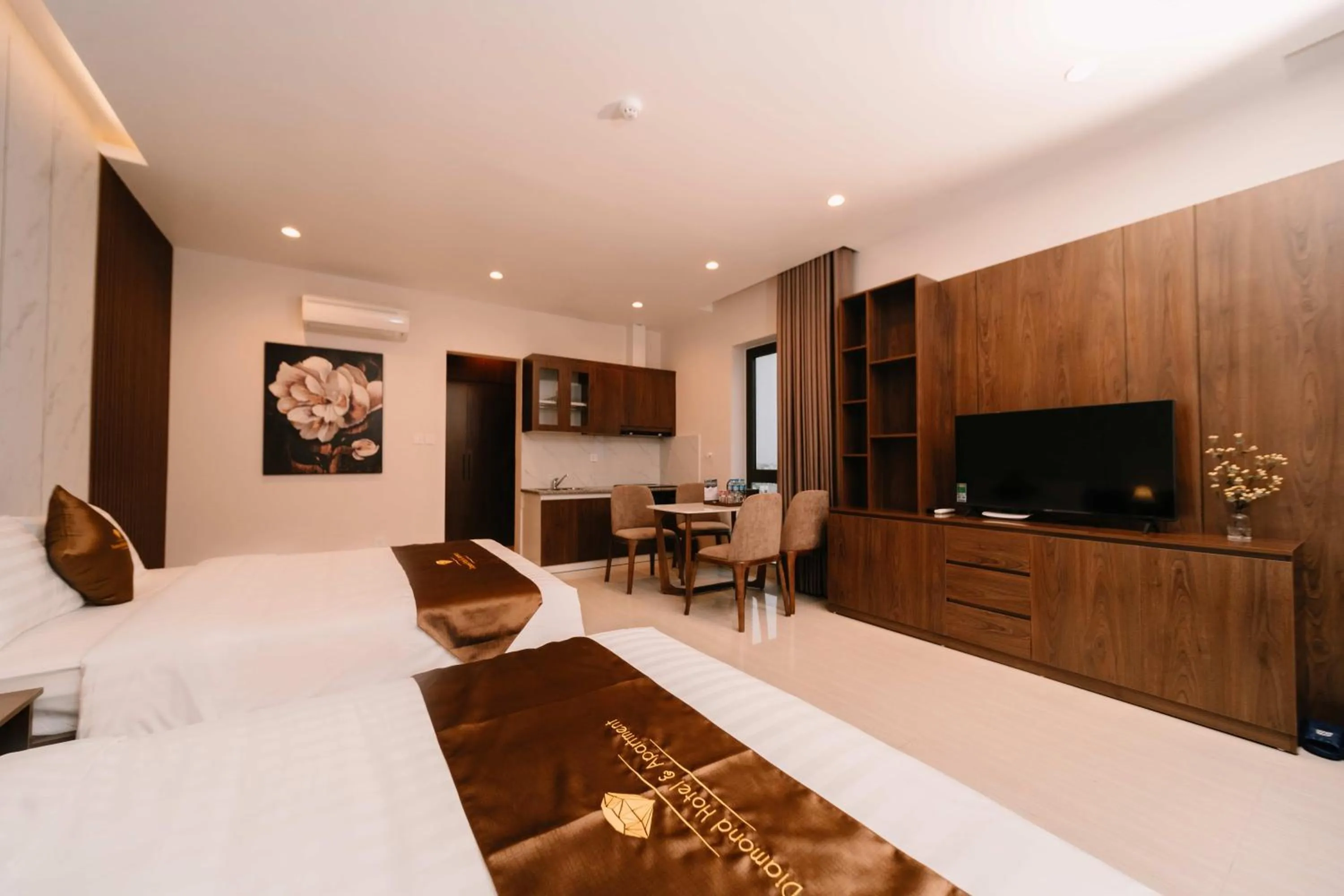 Photo of the whole room, Bed in Diamond Hotel