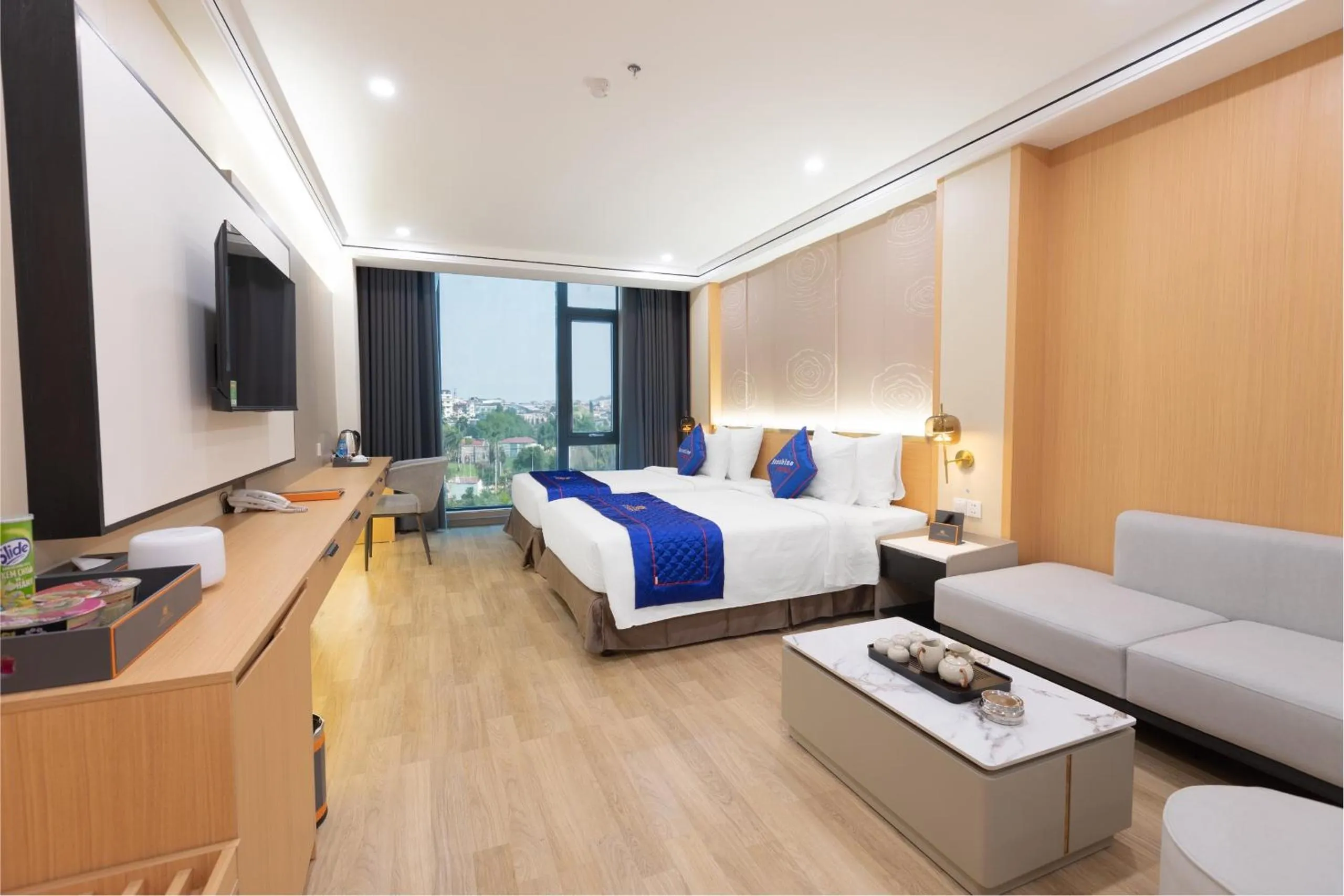 hair dresser, Bed in Sunshine Apartment Hotel