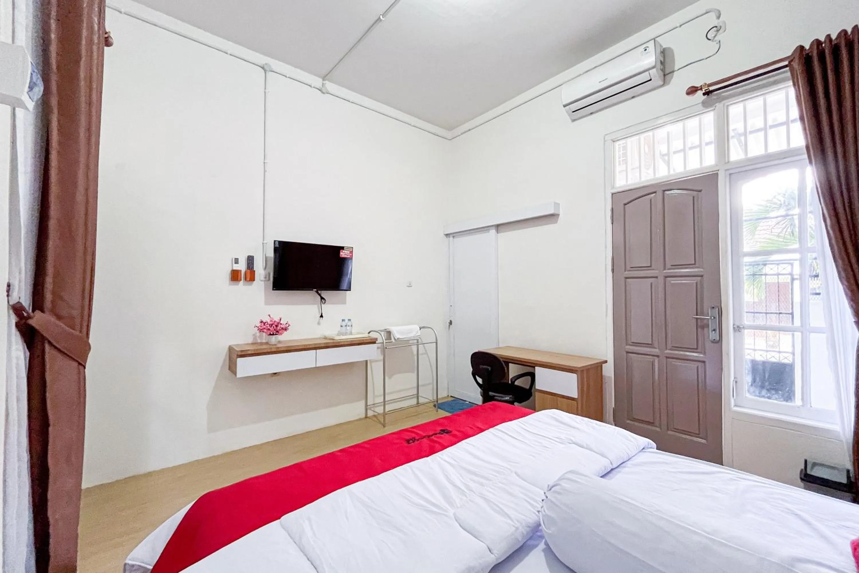 Bed in RedDoorz Syariah @ Jl. Candi Kalasan