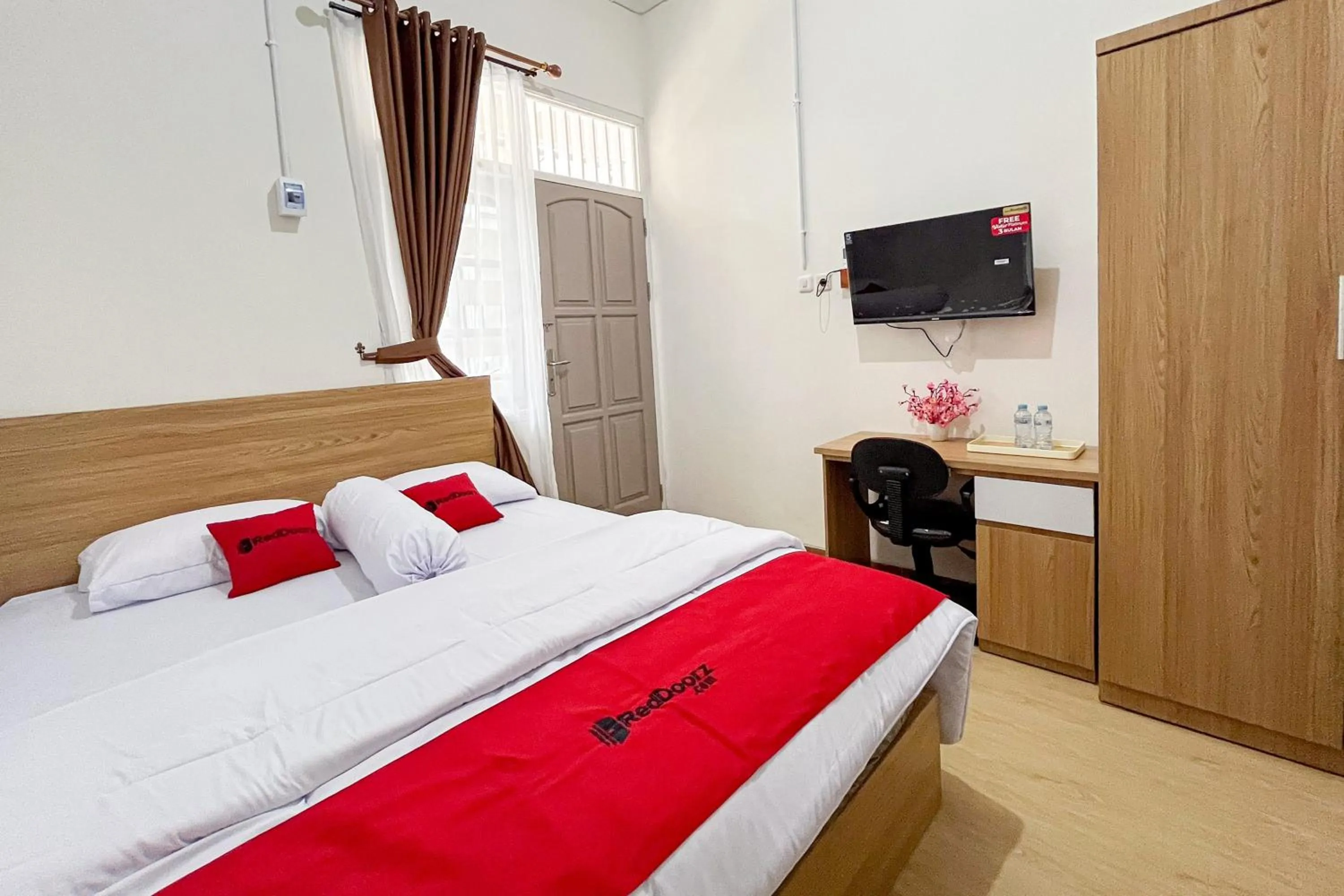 Bed in RedDoorz Syariah @ Jl. Candi Kalasan