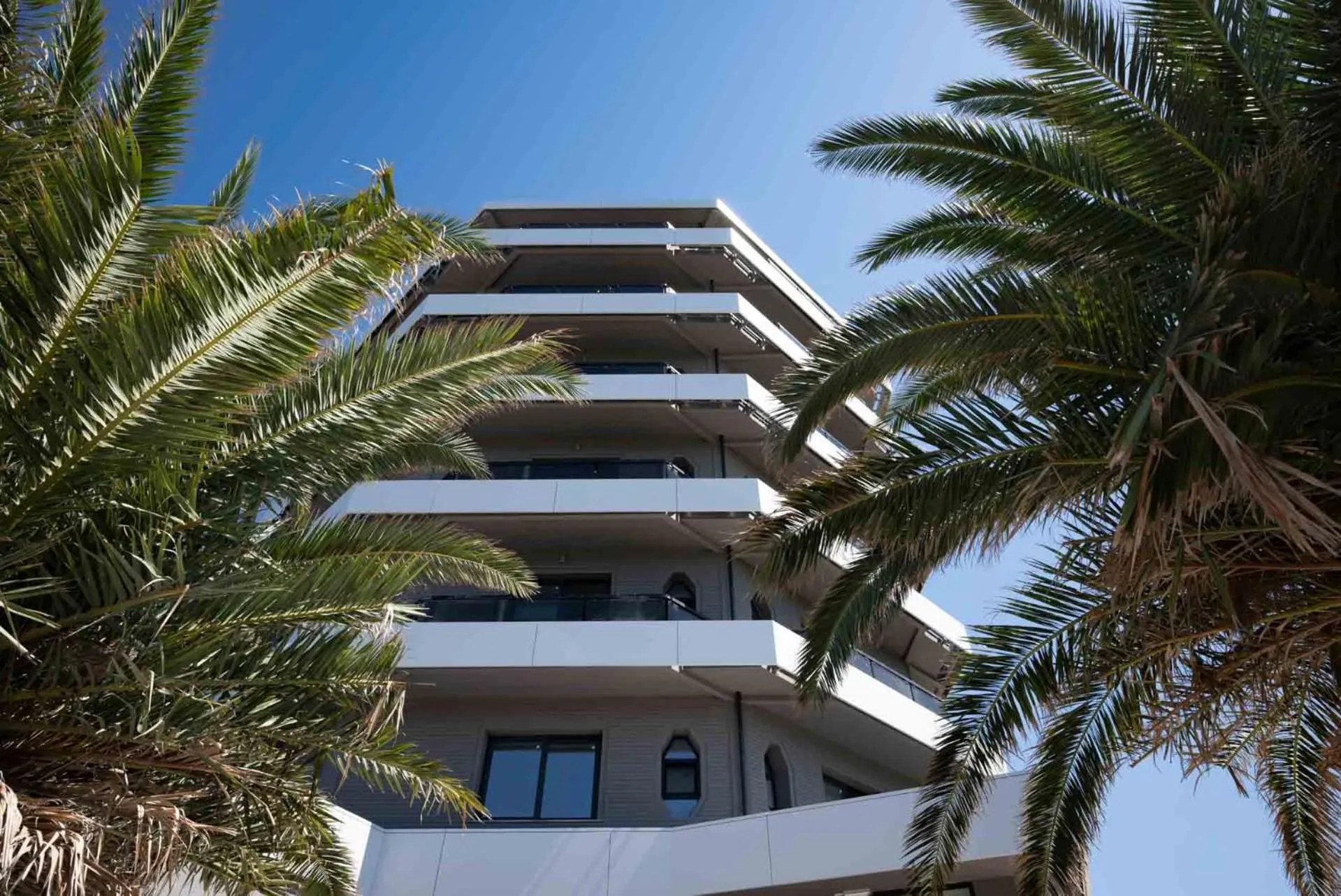 Property building in Hotel Playa Suite