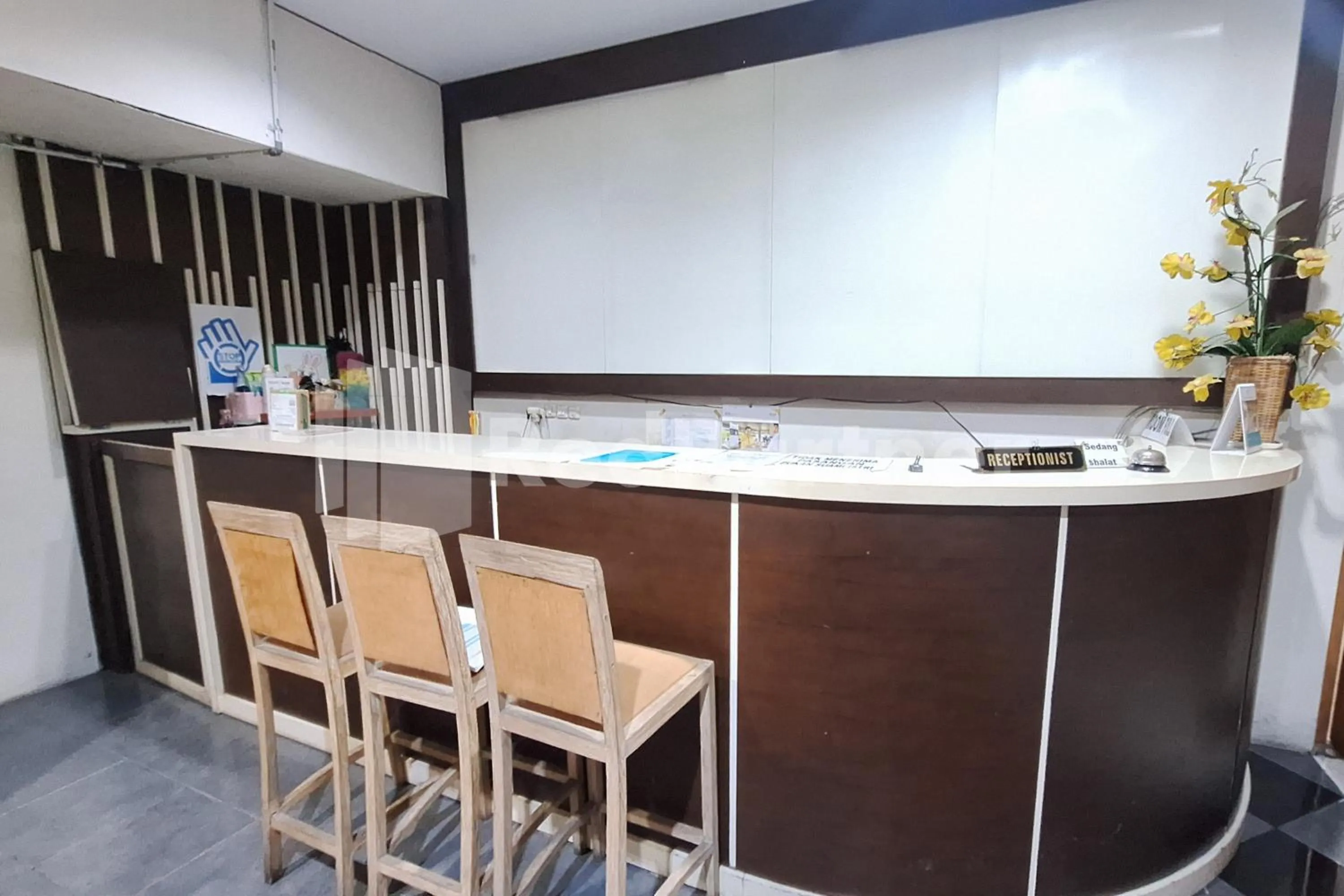 Lobby or reception in Nirvana Inn seturan Mitra RedDoorz