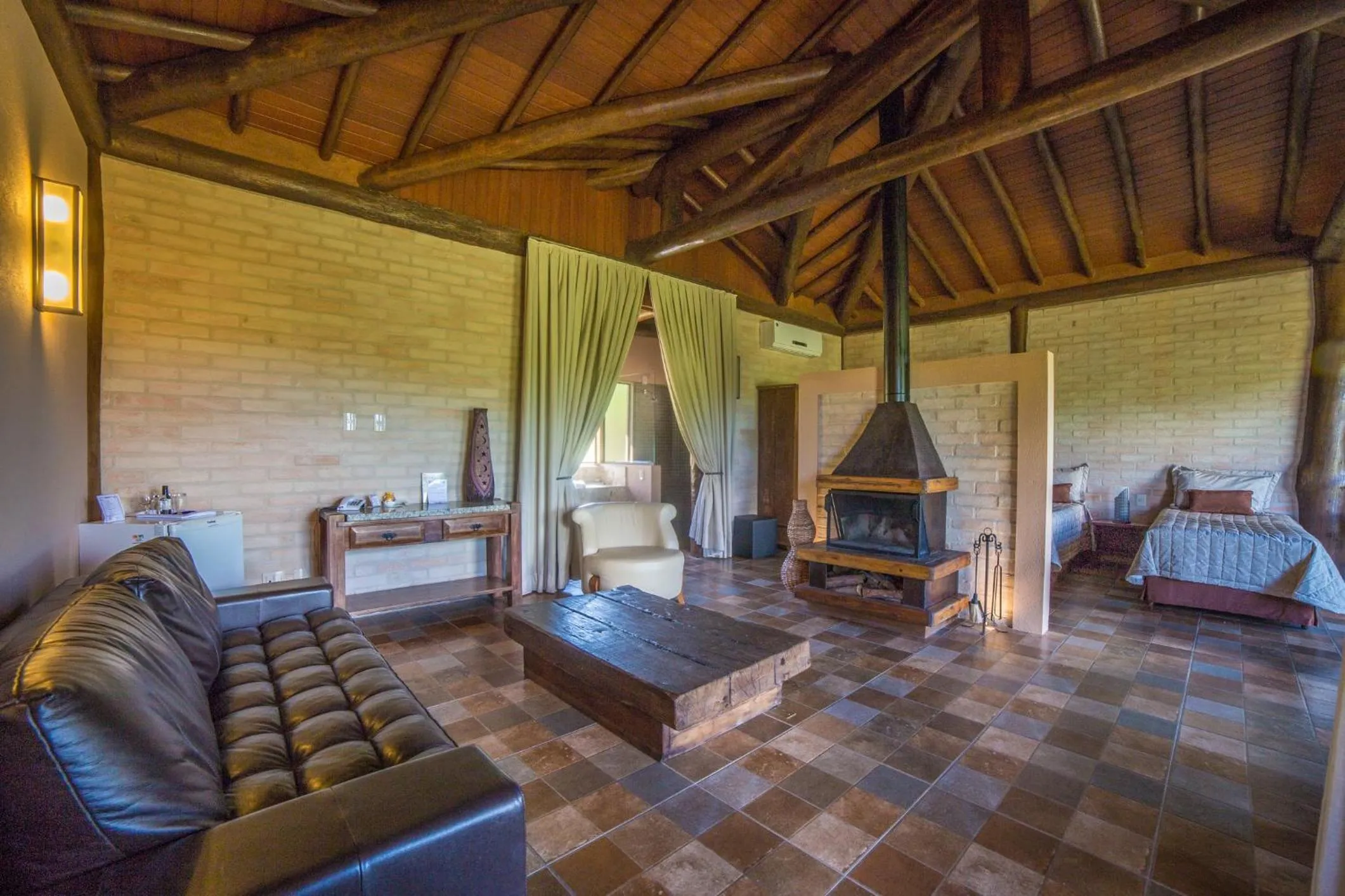 Living room, Bed in Hotel Estância Atibainha - Resort & Convention