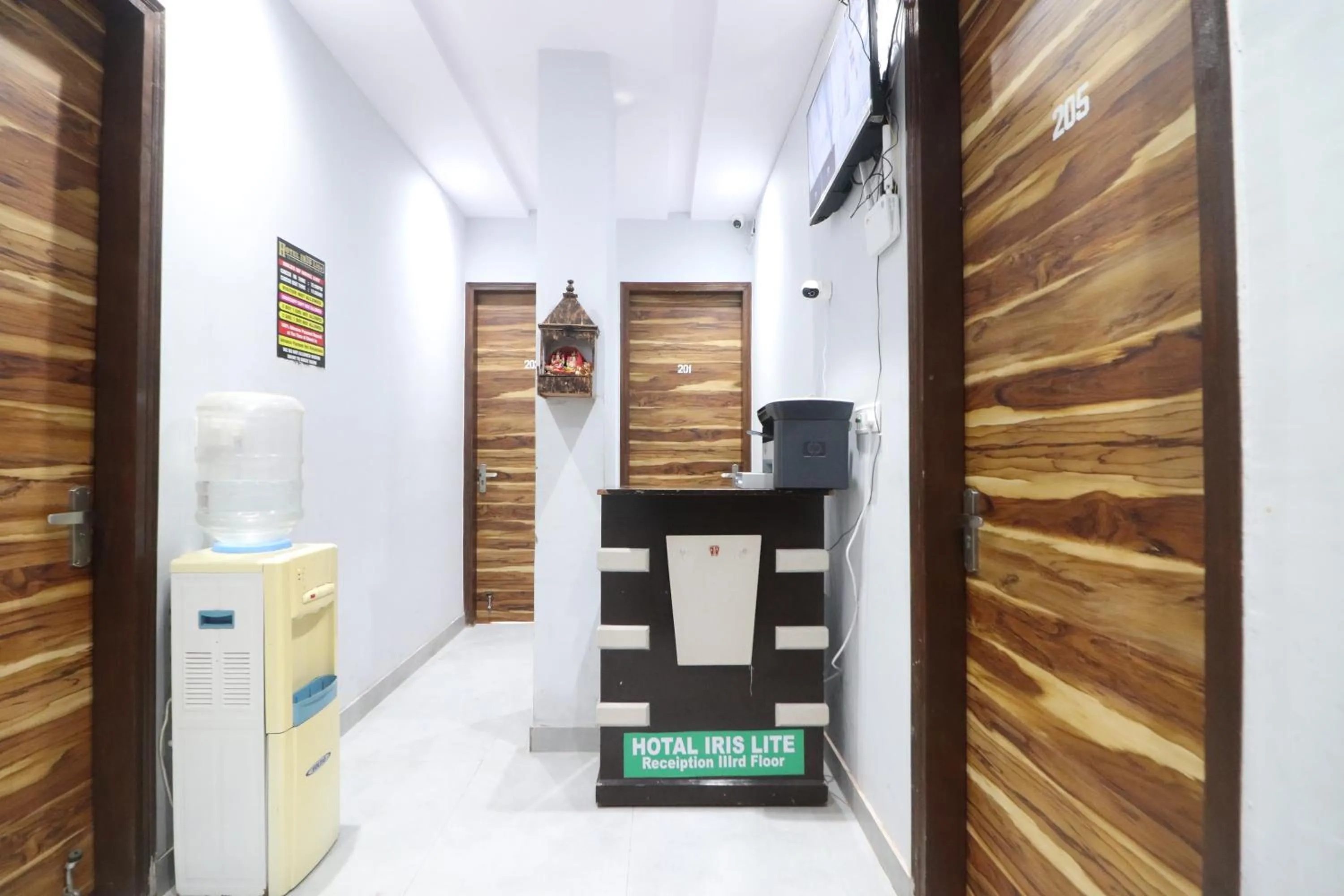 Lobby or reception in Twamev couple Friendly Rajouri garden by The Arrow