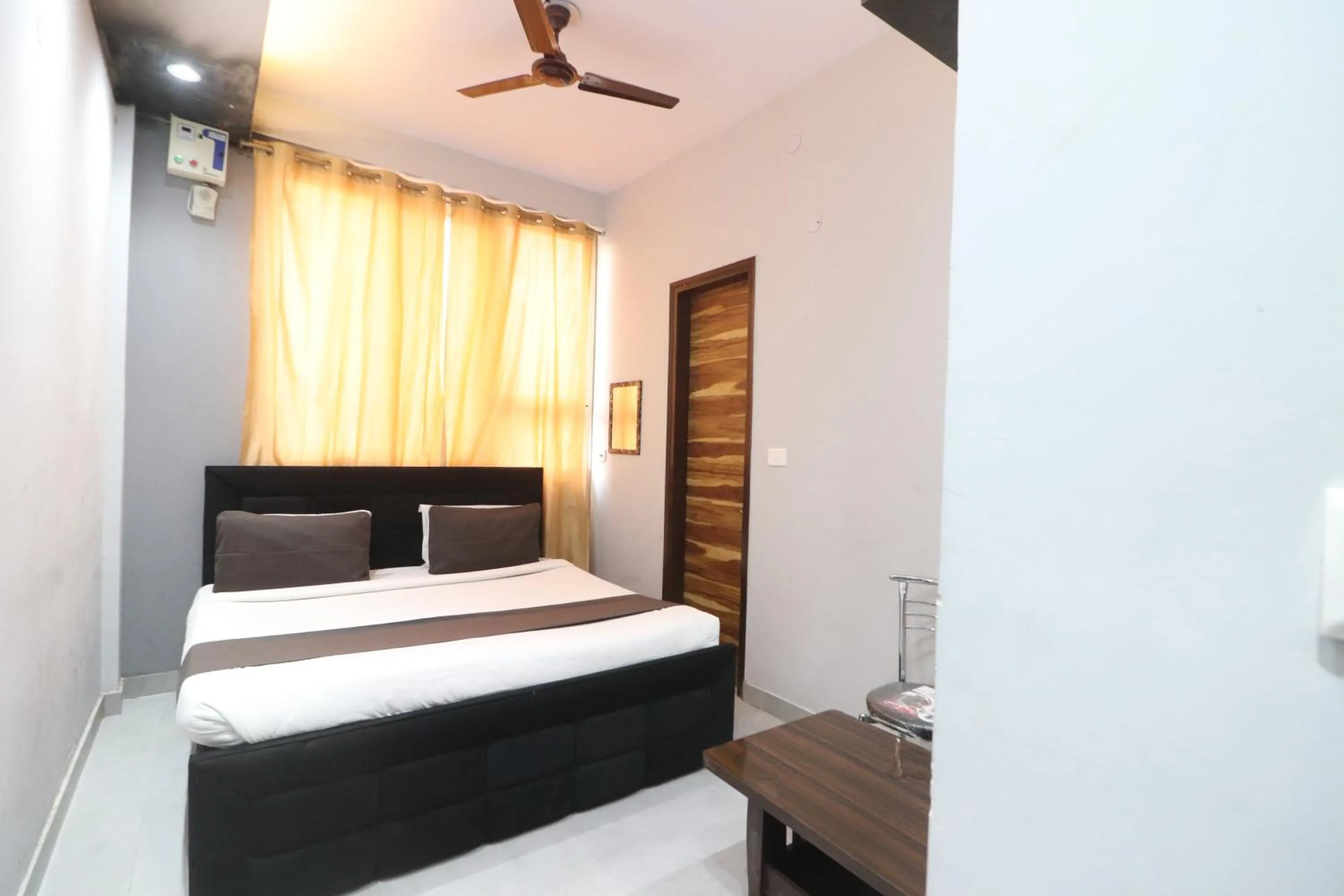 Photo of the whole room, Bed in Twamev couple Friendly Rajouri garden by The Arrow