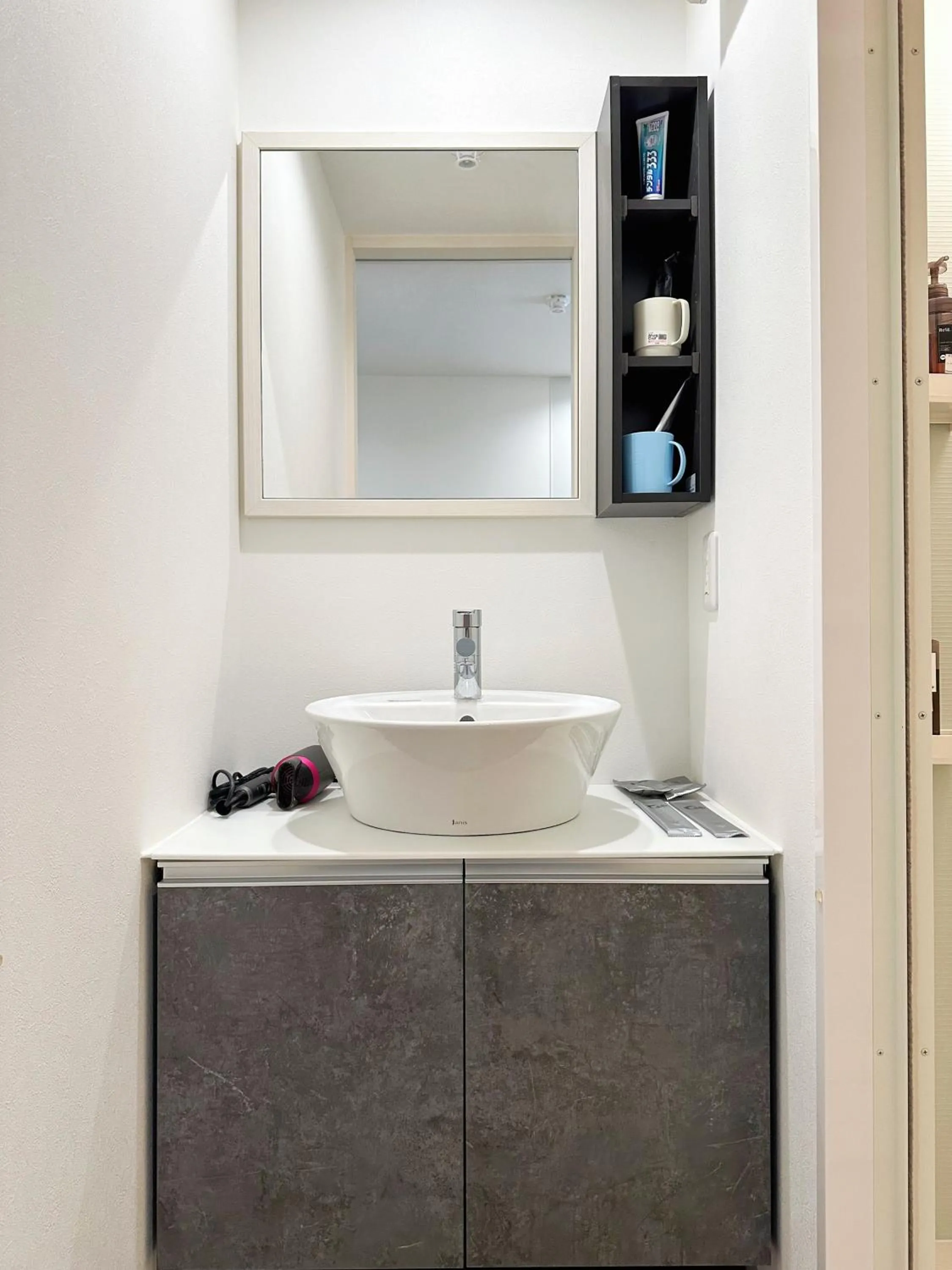 Bathroom in Hoshino Stay 2 花园町站步行3分钟 地铁5分钟到难波 8分钟到心斋桥 15分钟到梅田