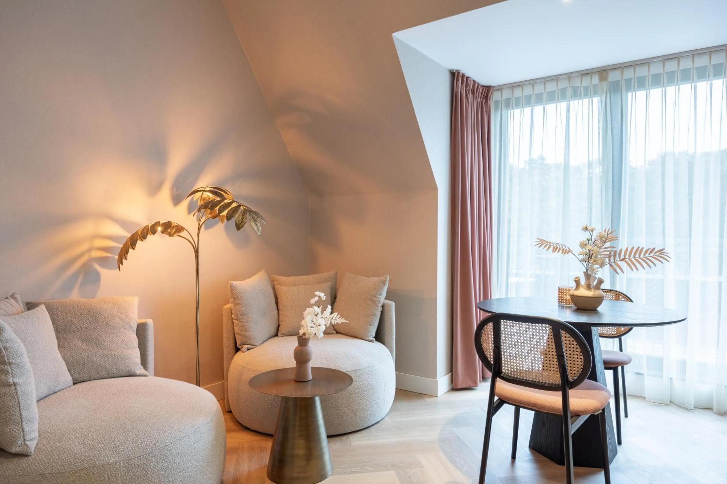 Seating area in Van der Valk hotel Den Haag Wassenaar