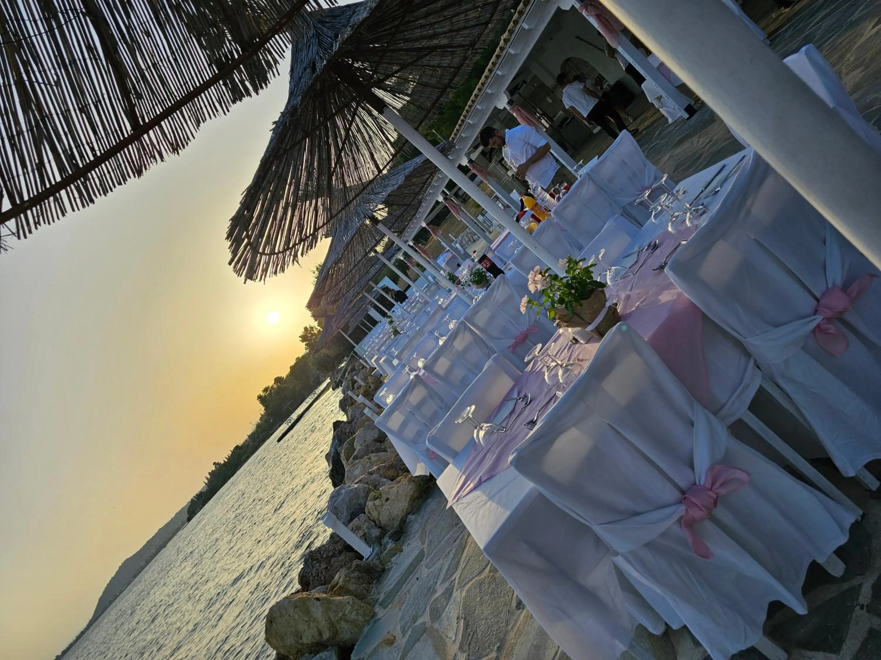 Restaurant/places to eat in O Paradise beach Resort and Spa