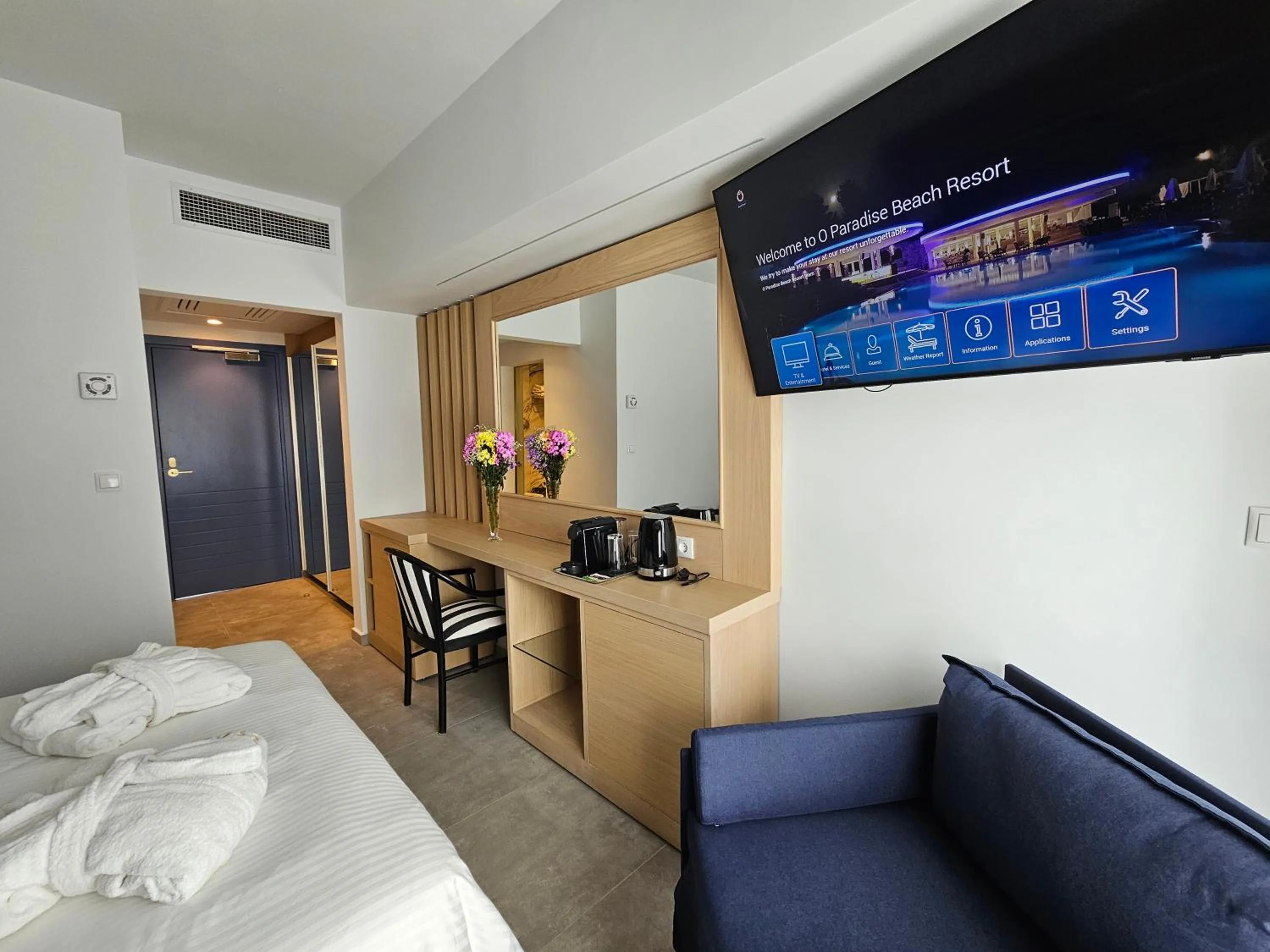 Bed in O Paradise beach Resort and Spa