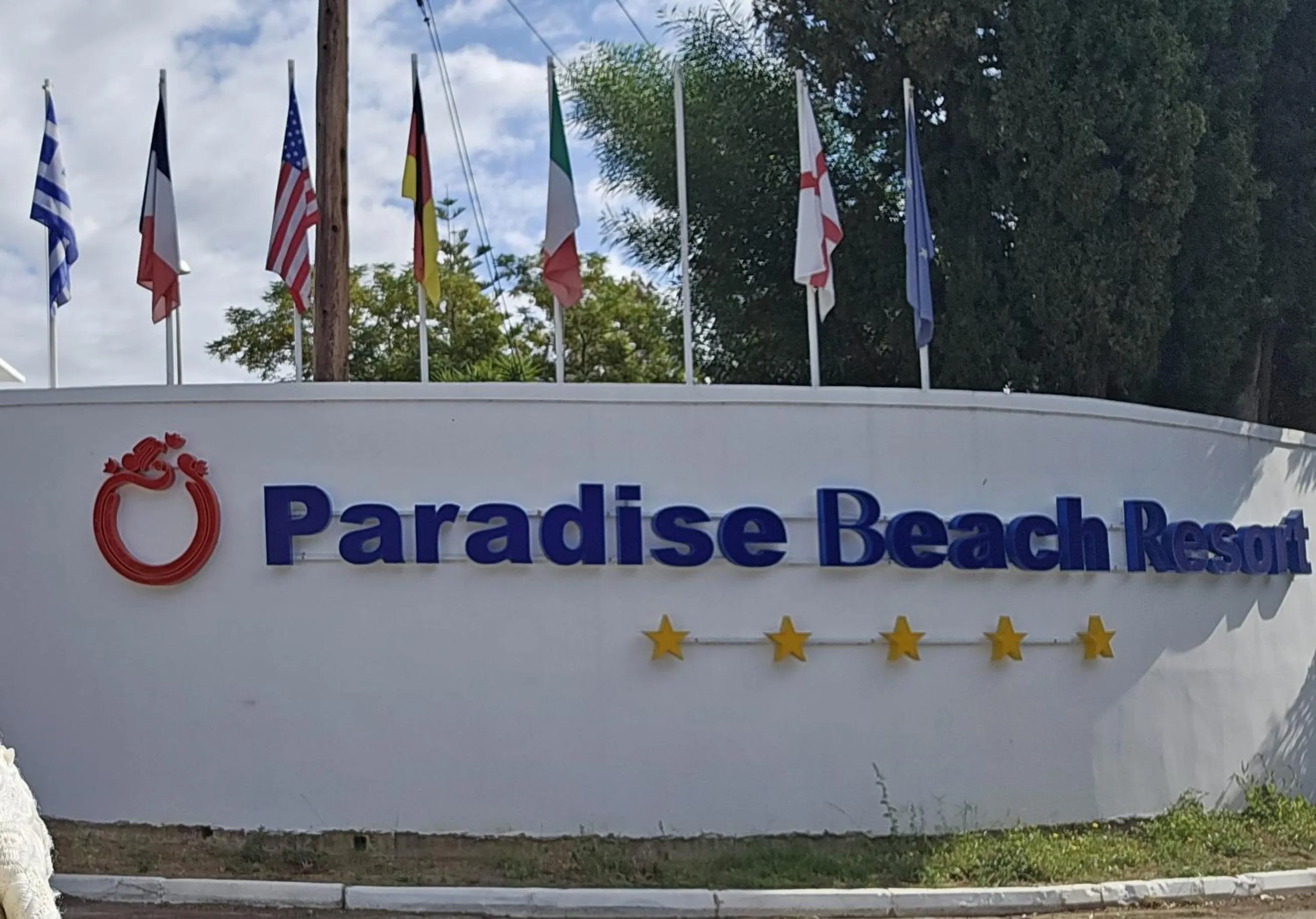 Facade/entrance in O Paradise beach Resort and Spa