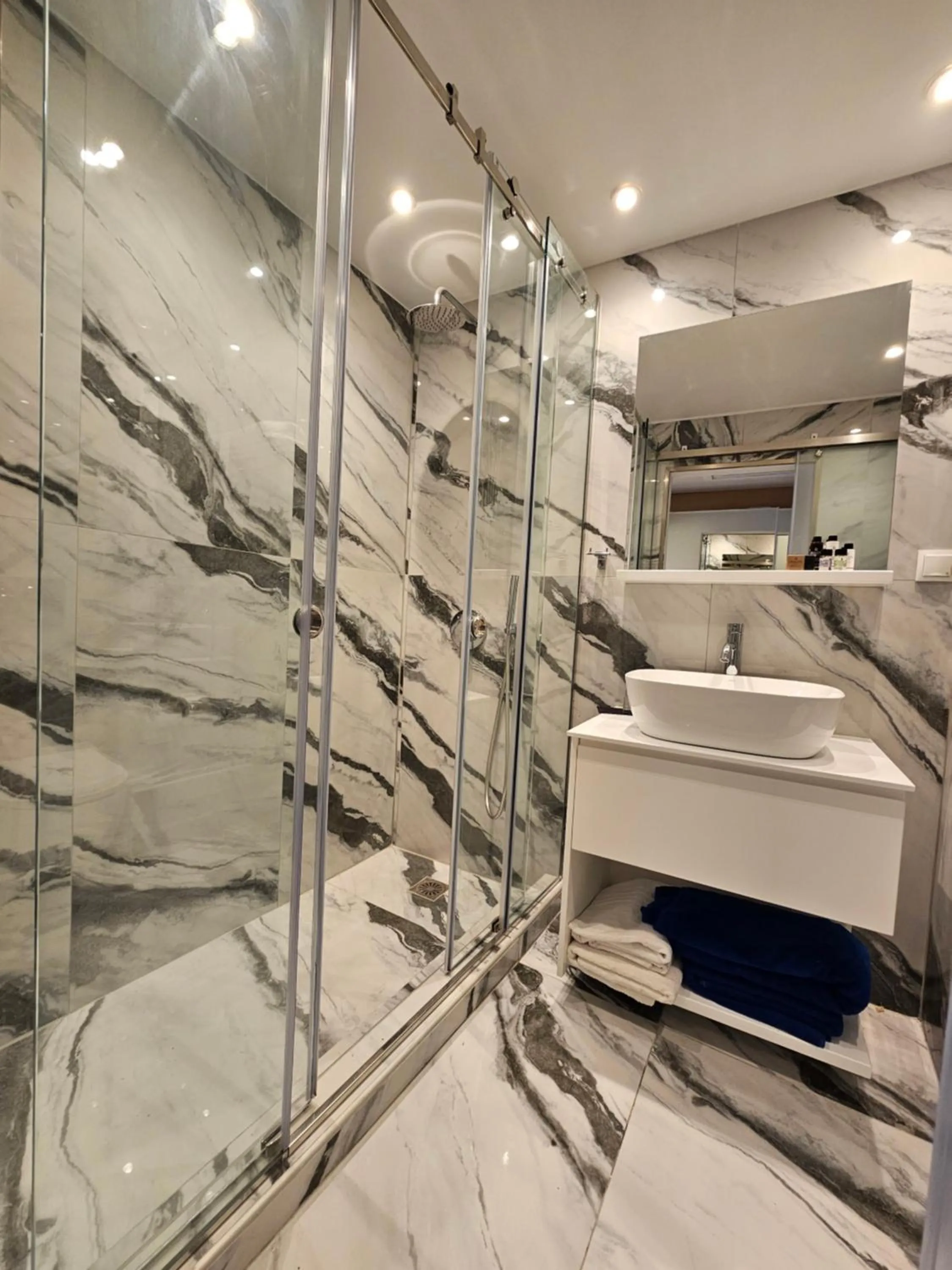 Shower in O Paradise beach Resort and Spa