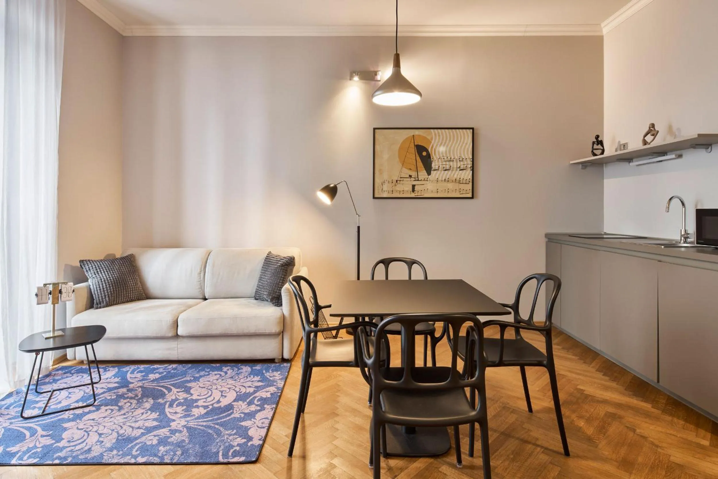 Dining area in URBANAUTS BELETAGES Sonata