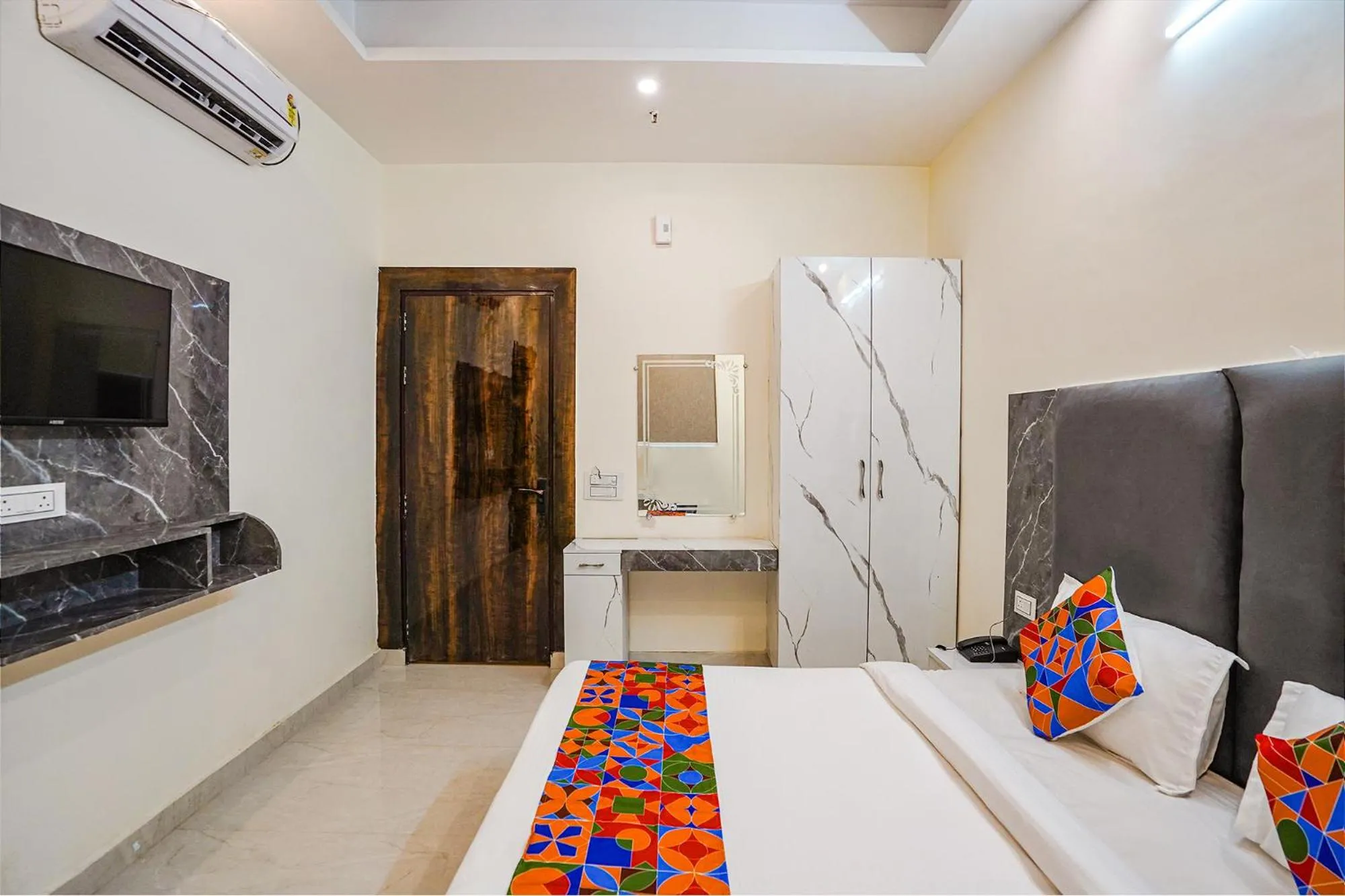 Bed in Via Red Diamond