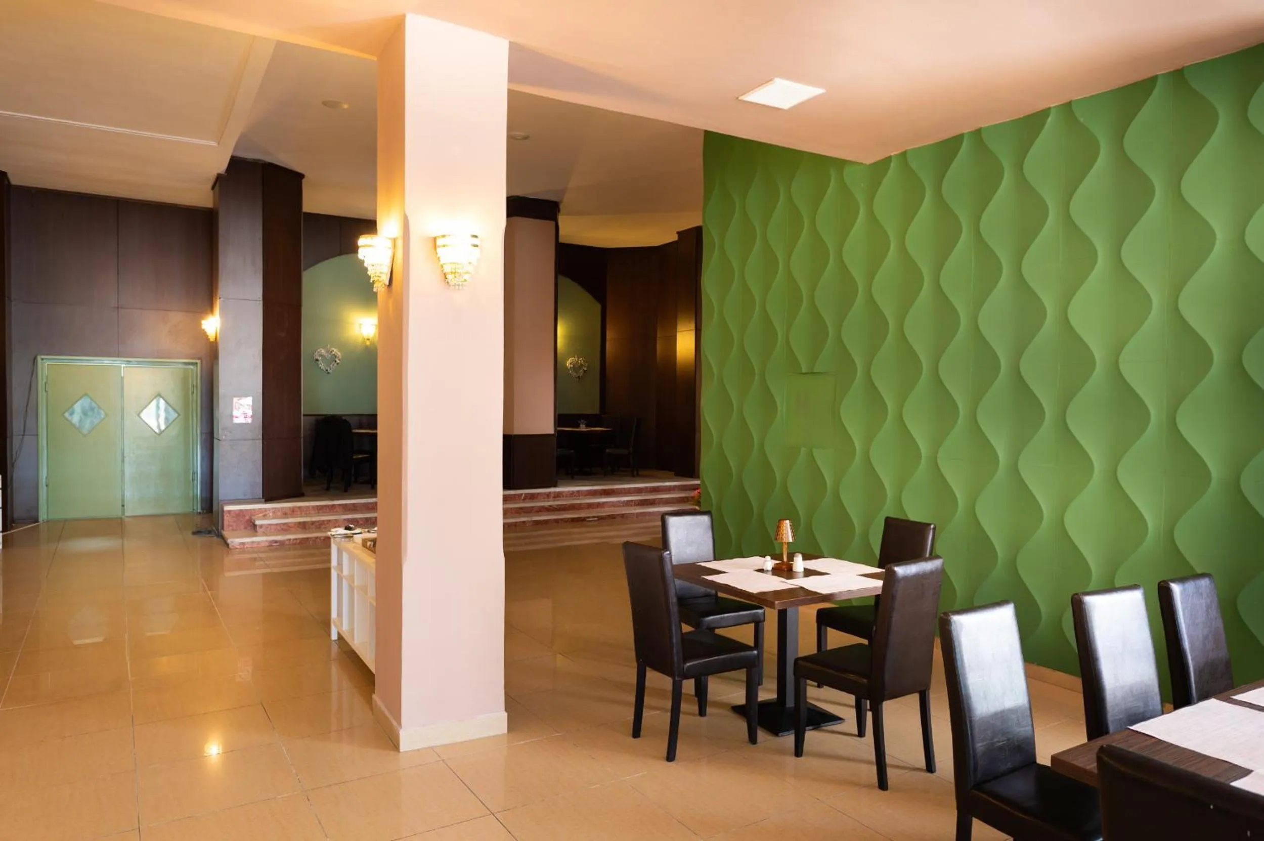 Restaurant/places to eat in Hotel Ambasador Mamaia