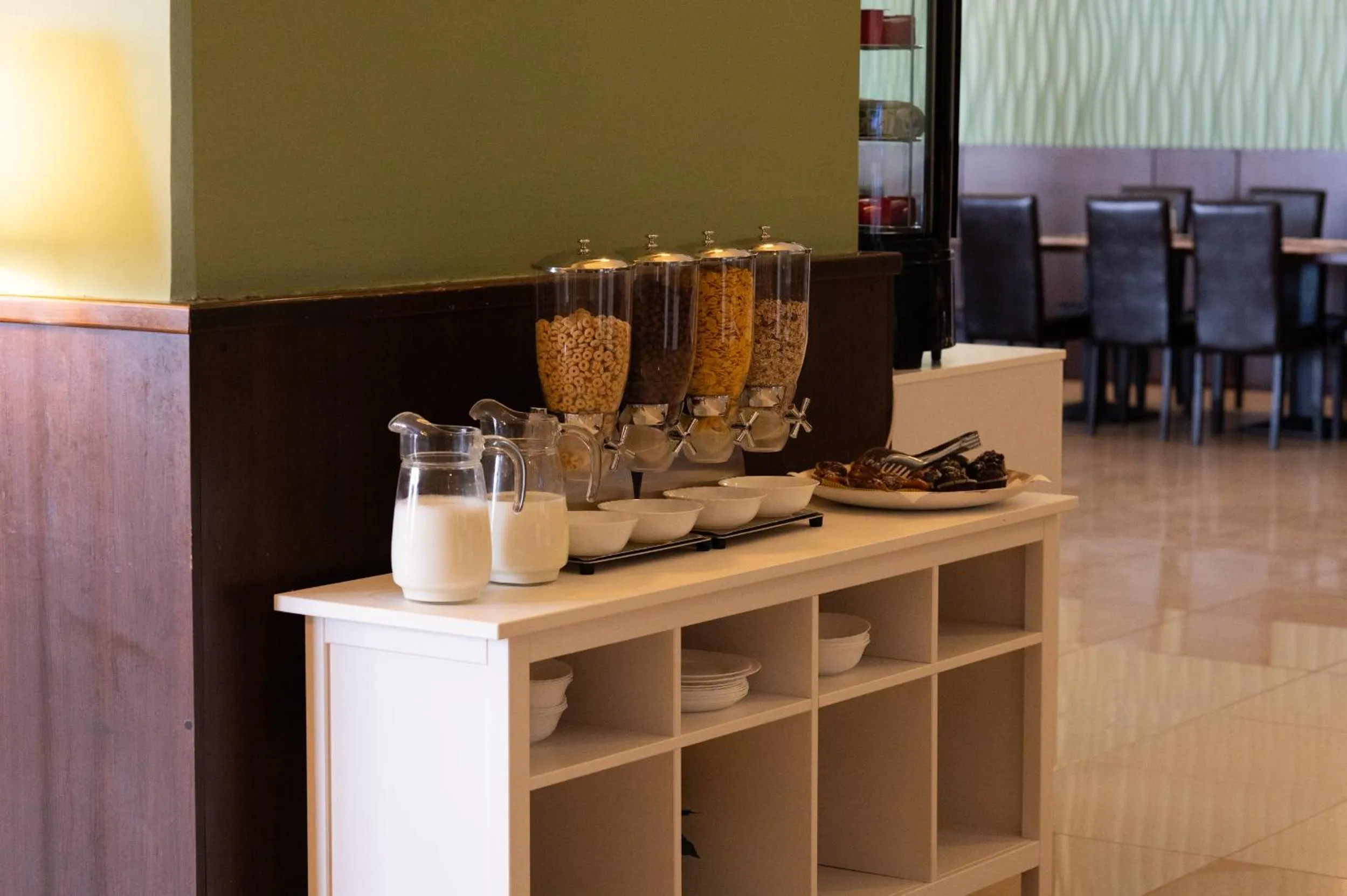 Buffet breakfast in Hotel Ambasador Mamaia