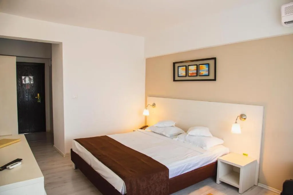 Bedroom in Hotel Ambasador Mamaia