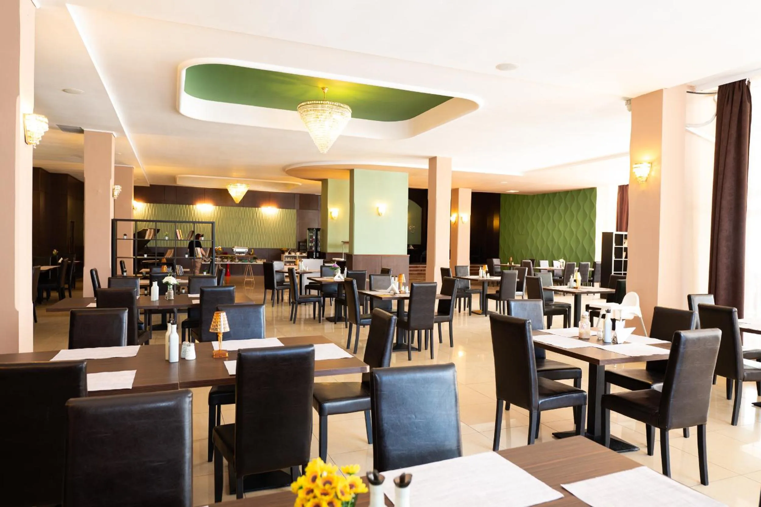Restaurant/places to eat in Hotel Ambasador Mamaia
