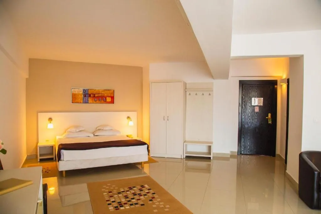 Photo of the whole room in Hotel Ambasador Mamaia