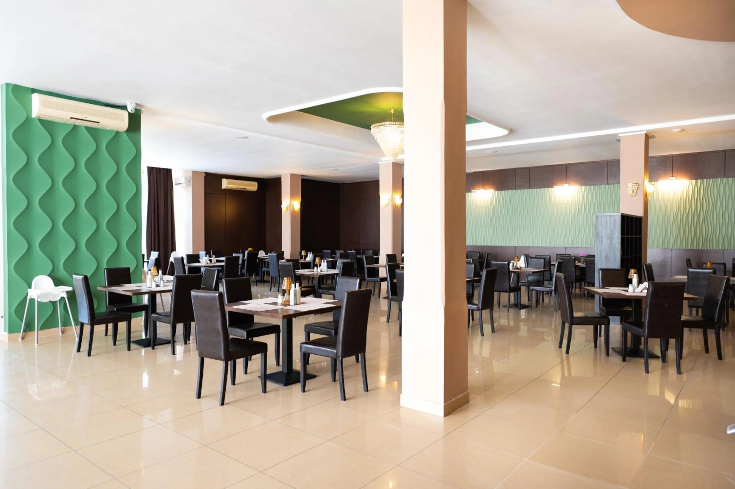 Restaurant/places to eat in Hotel Ambasador Mamaia