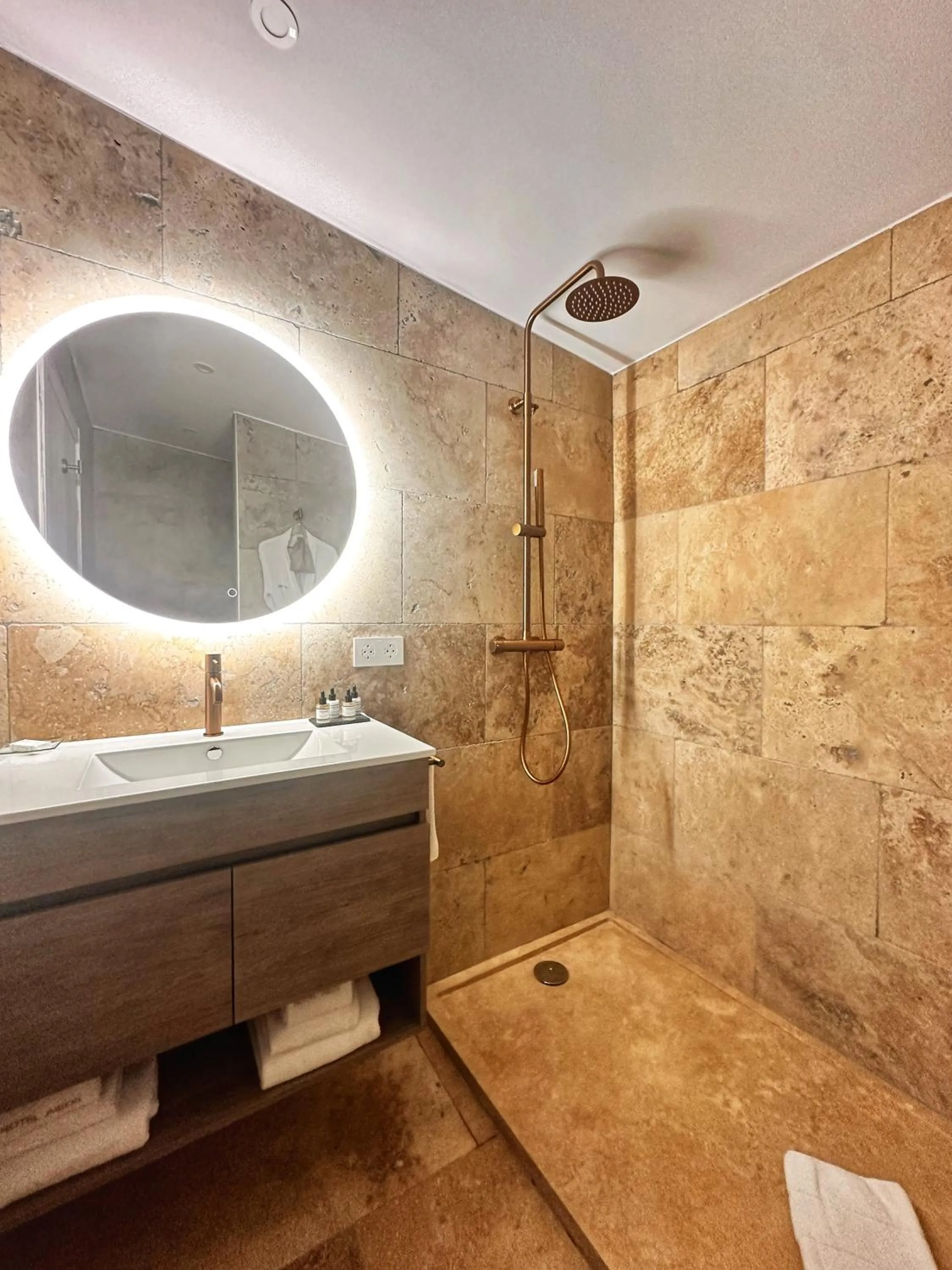 Bathroom in AlliOli Boutique Hotel Spa