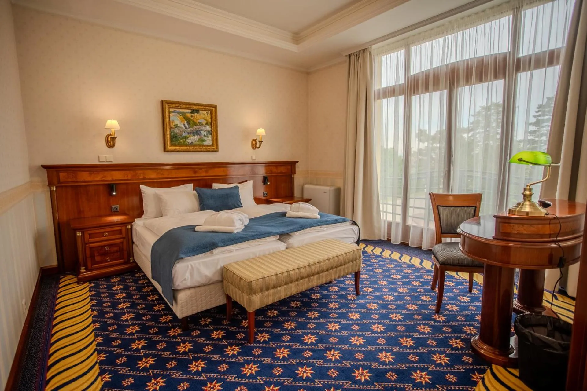 Bed in Hotel Golden Palace