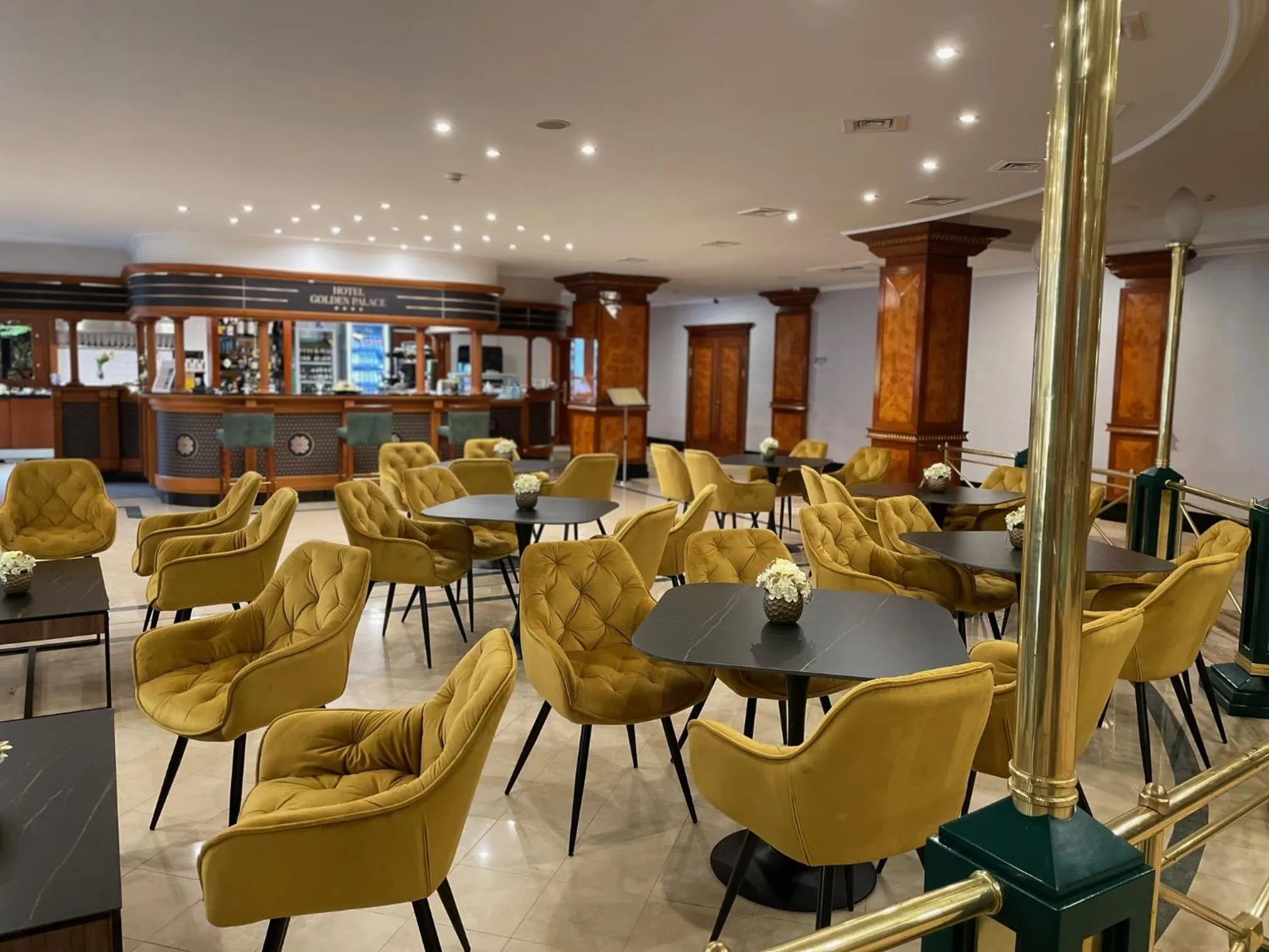 Lounge or bar in Hotel Golden Palace