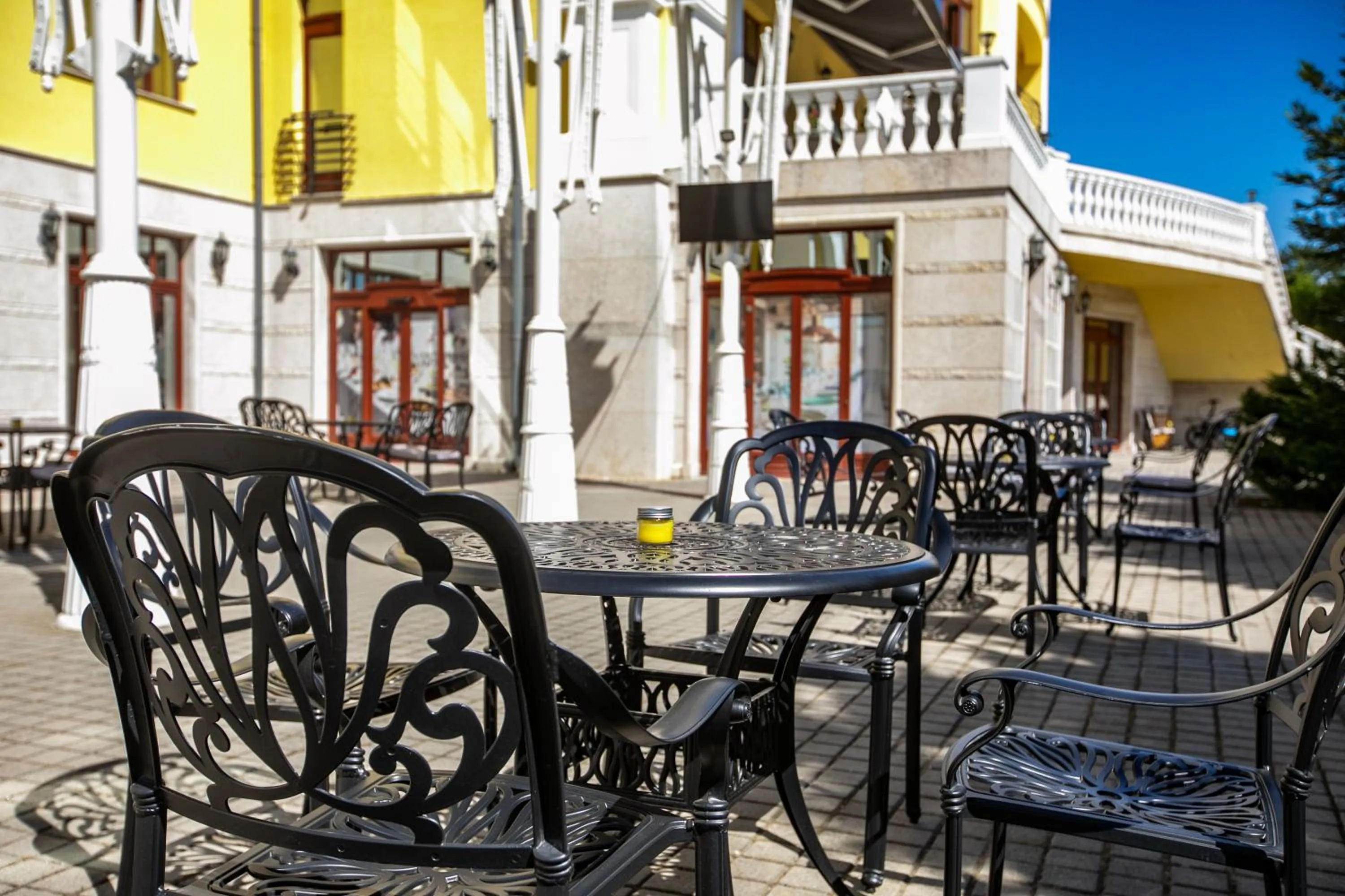 Patio in Hotel Golden Palace