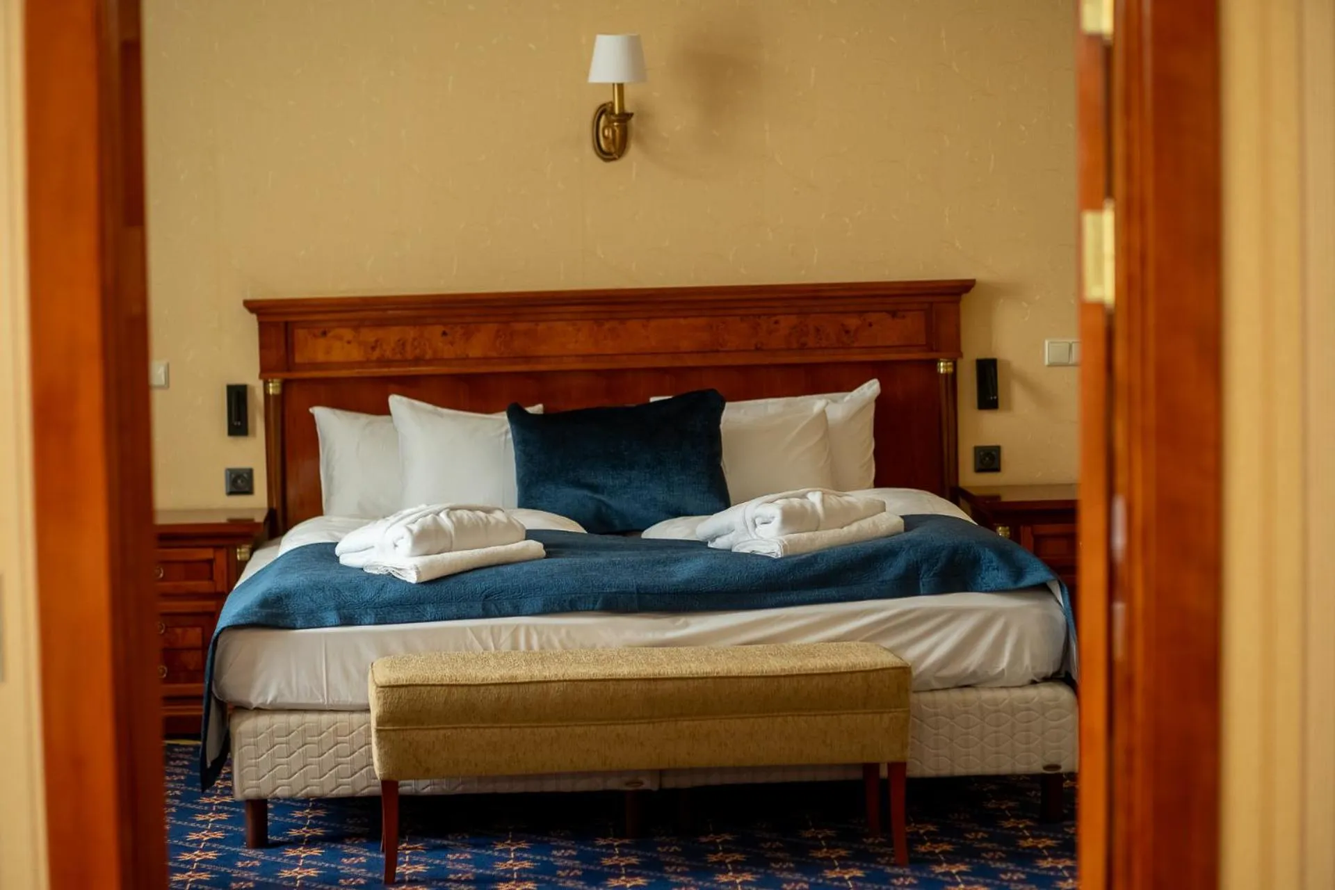 Bedroom, Bed in Hotel Golden Palace