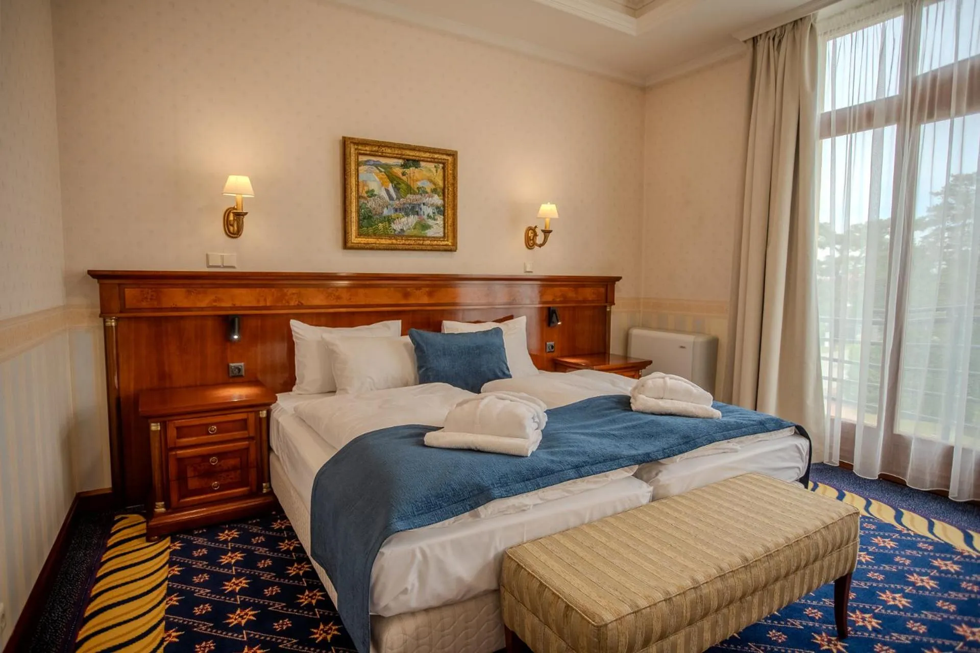 Bed in Hotel Golden Palace