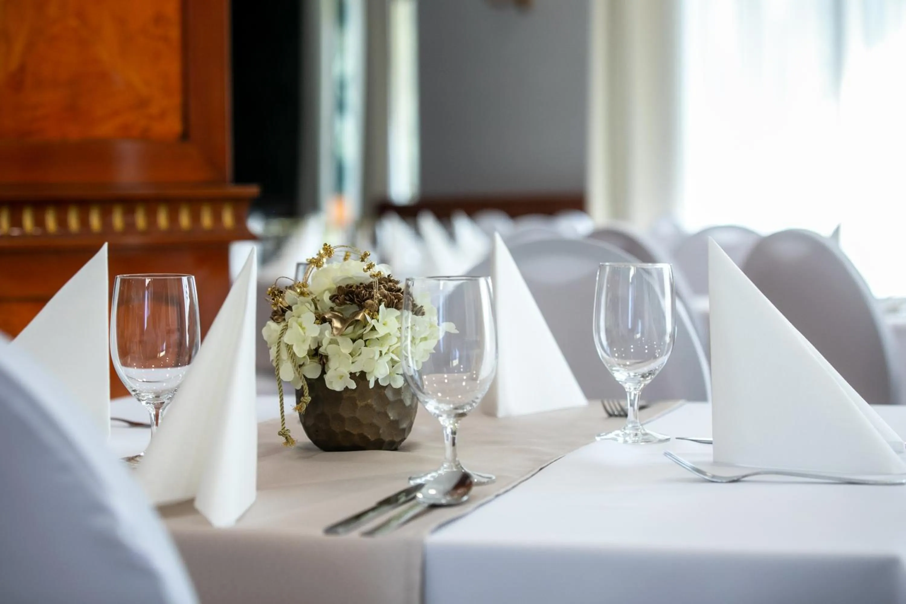 Restaurant/places to eat in Hotel Golden Palace