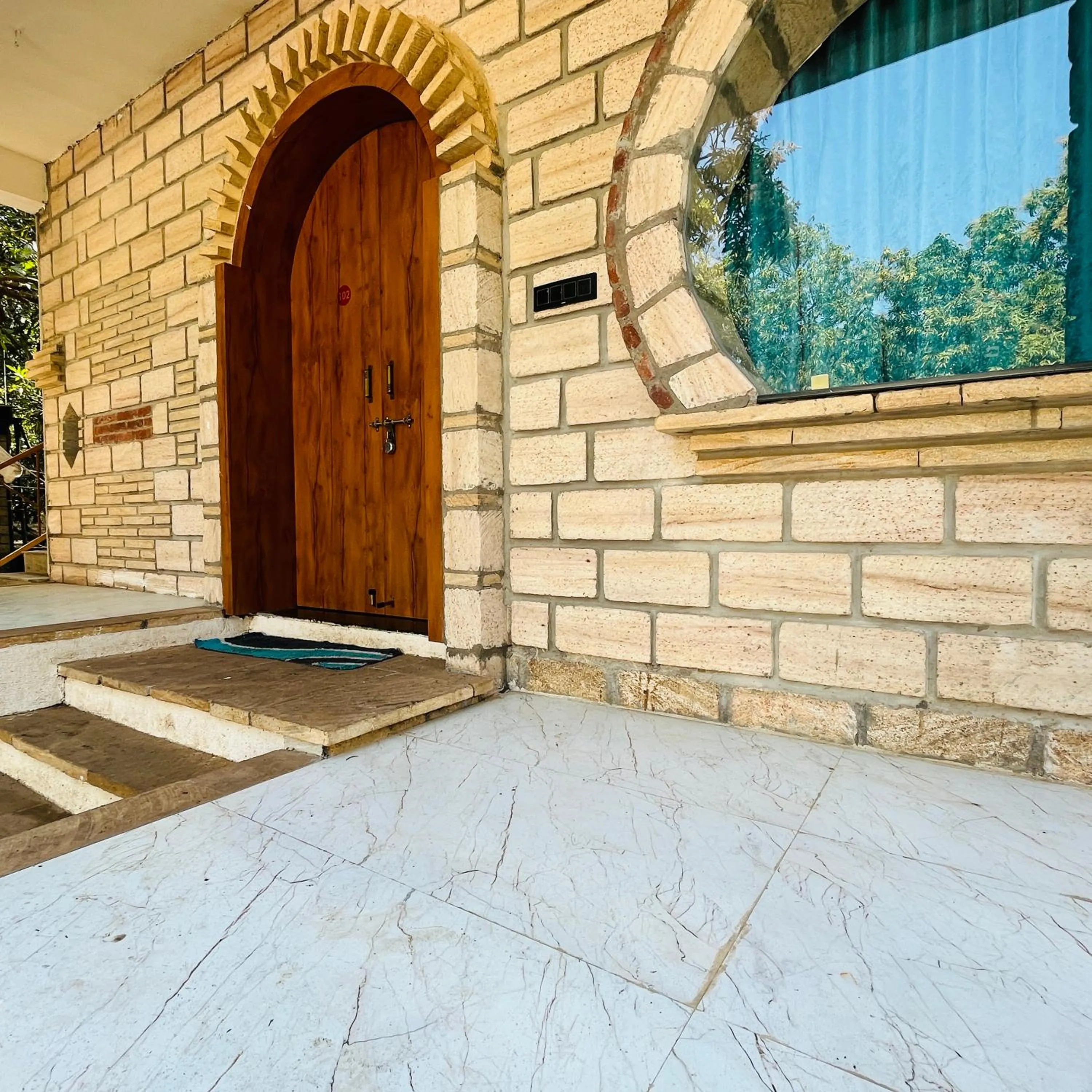 Facade/entrance in Brook Ville