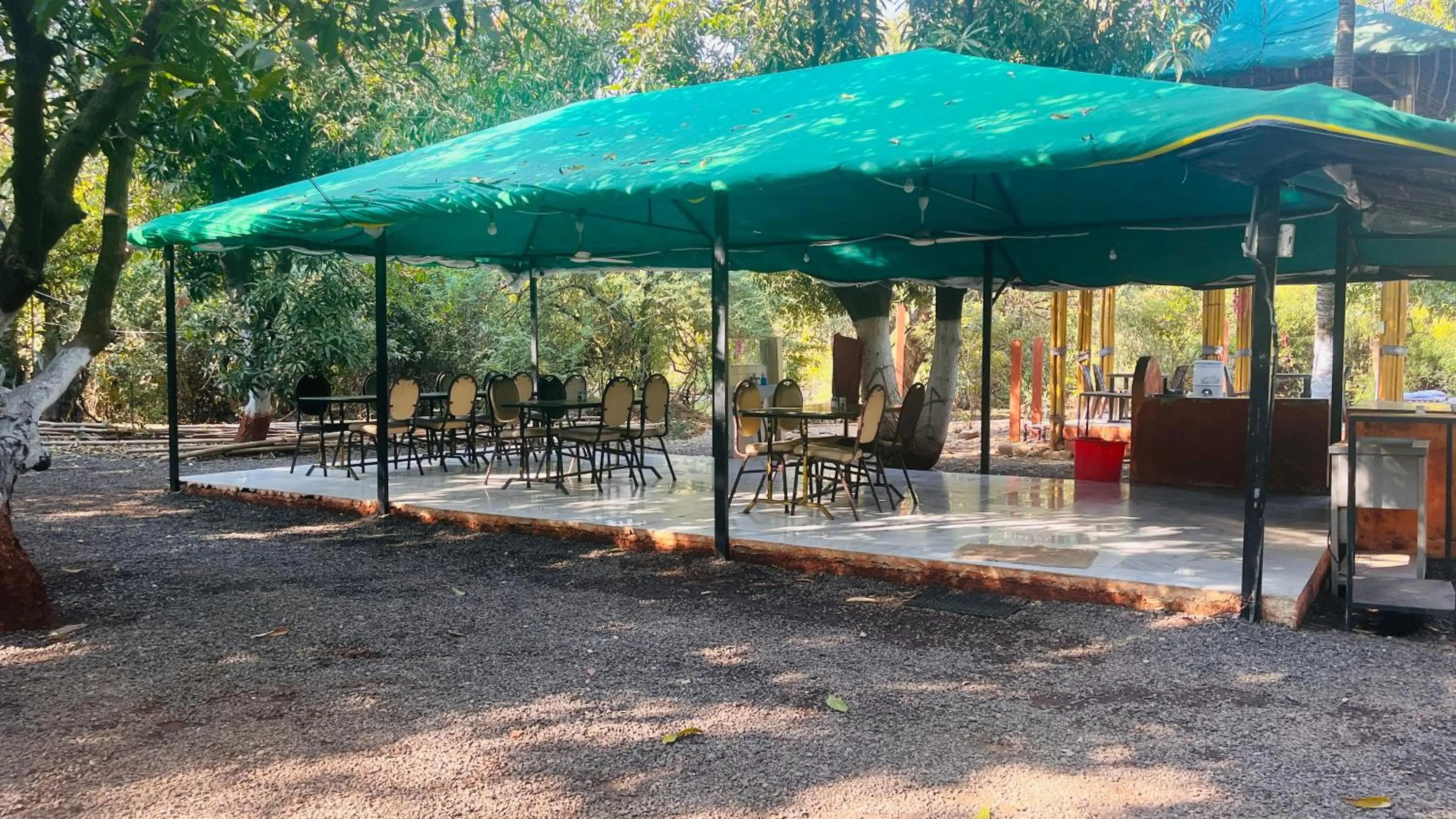 Restaurant/places to eat in Brook Ville